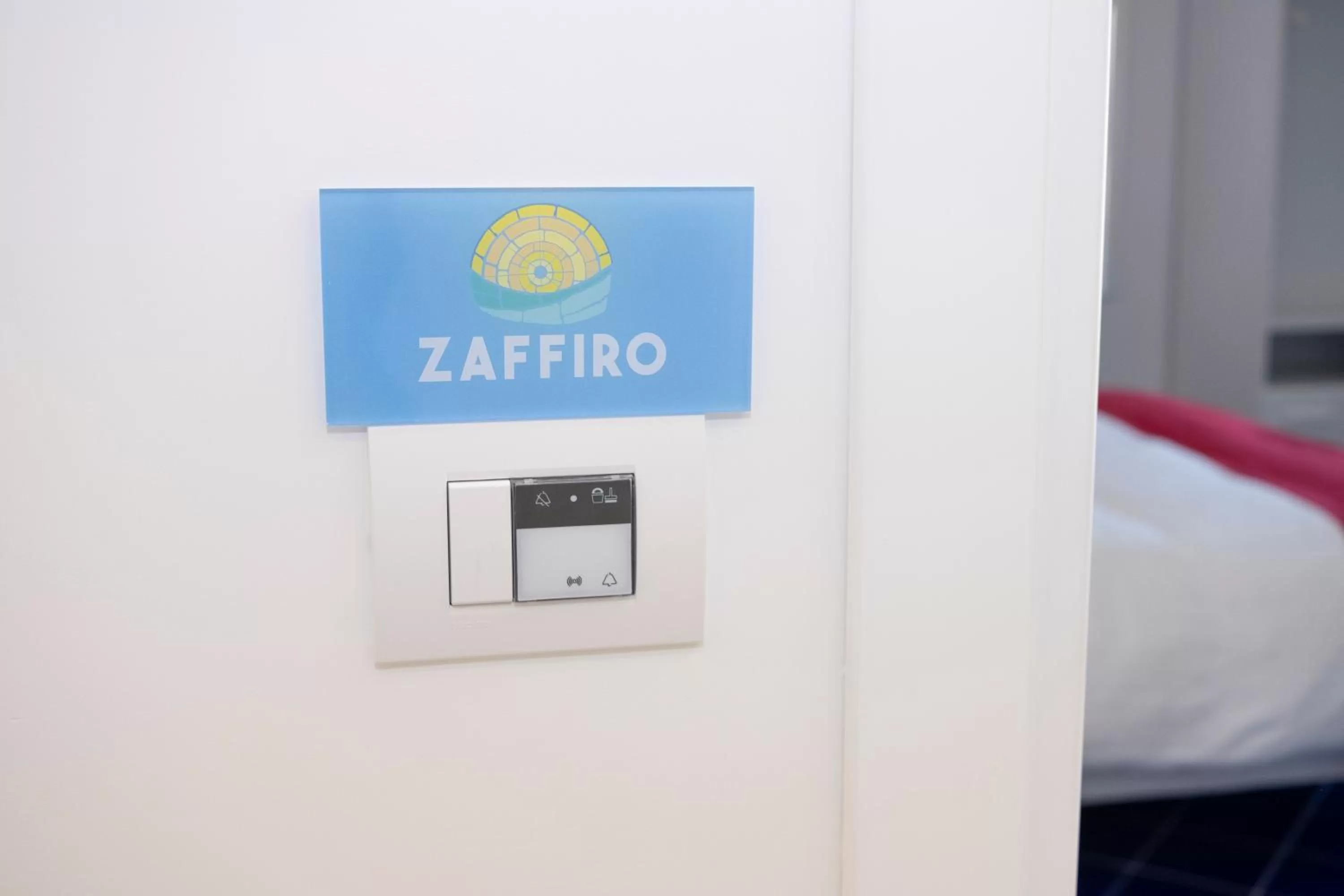 Facade/entrance, Bed in Domus Sole