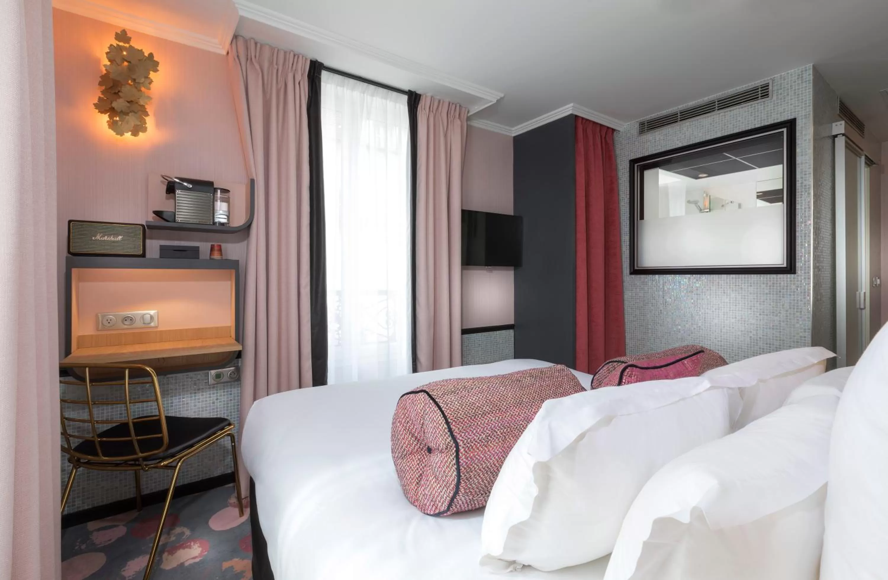 Bed in Hotel Du Cadran