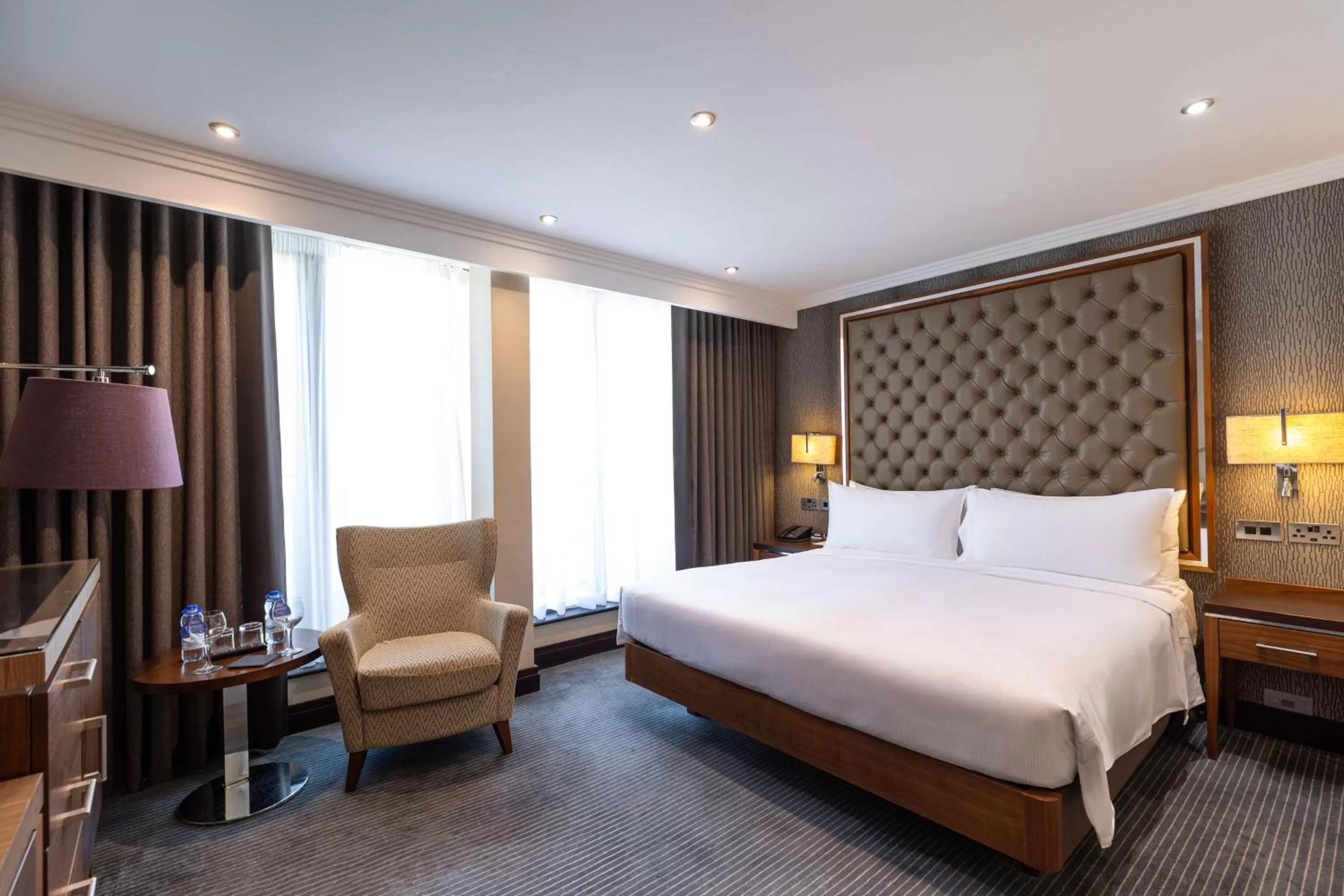 Bed in DoubleTree by Hilton London – West End