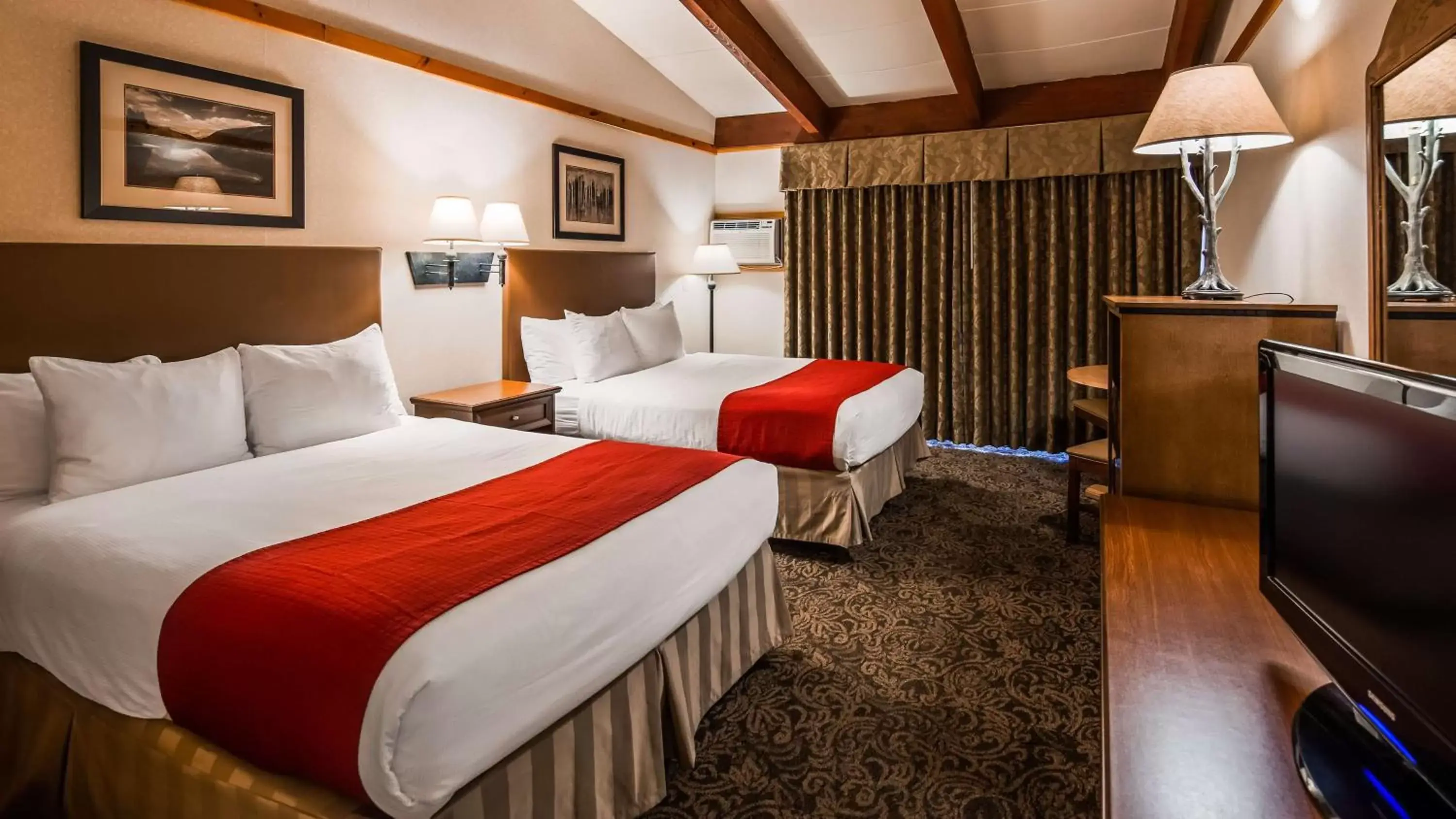 Queen Suite with Two Queen Beds and Balcony in Best Western Adirondack Inn Queen Suite with Two Queen Beds and Balcony in Best Western Adirondack Inn