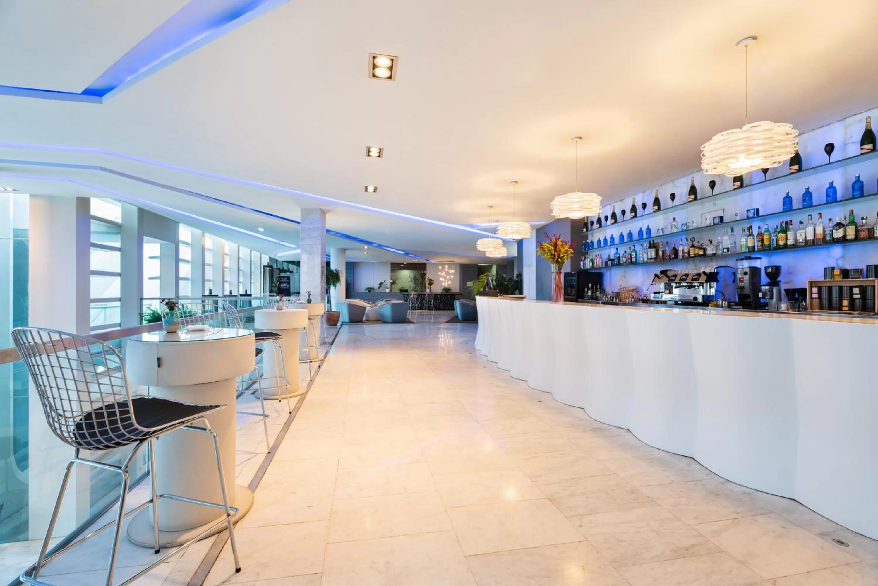 Lounge or bar in Eurostars Palacio de Cristal