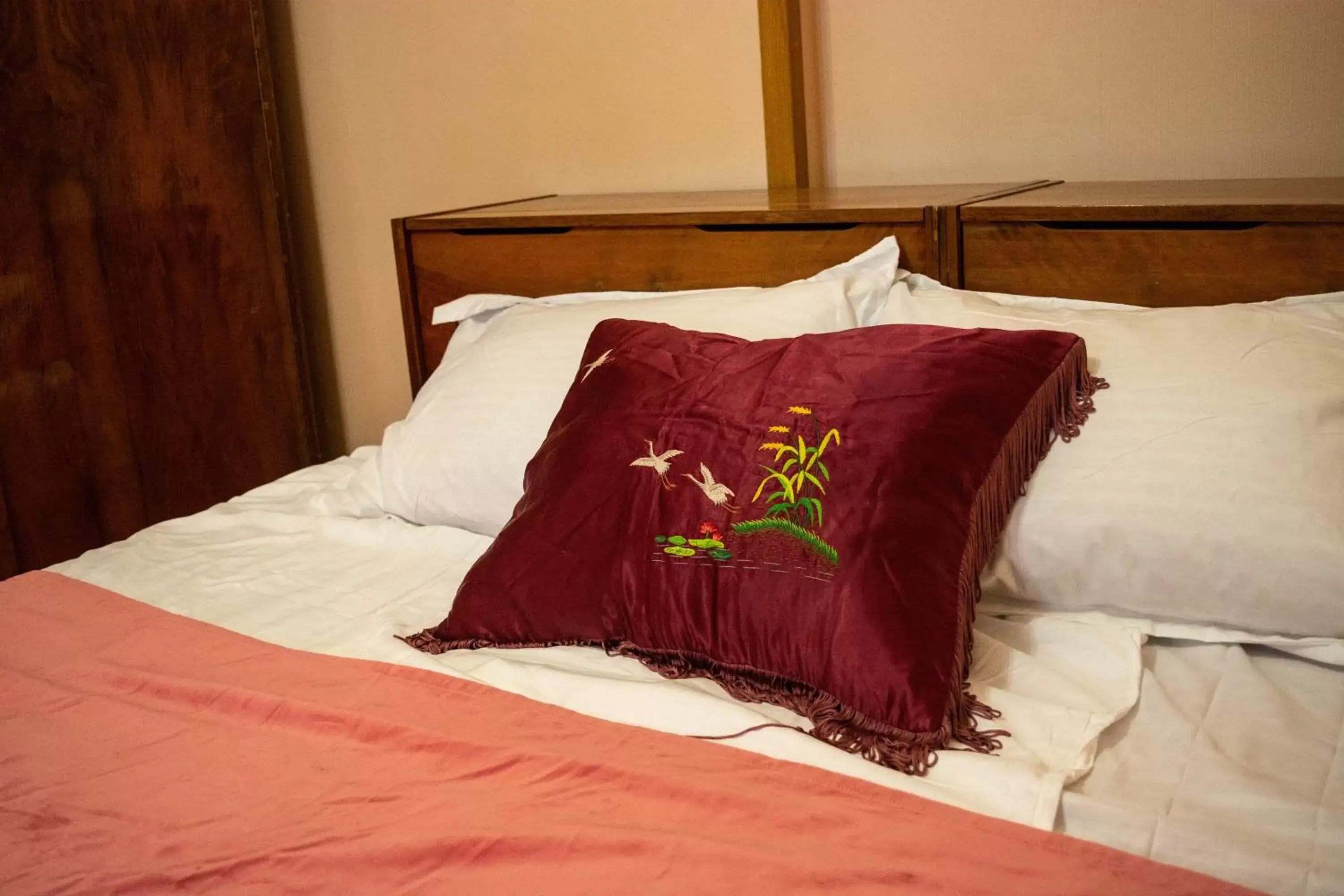 Twin Room with Shared Bathroom in Sunflower Hotel Twin Room with Shared Bathroom in Sunflower Hotel