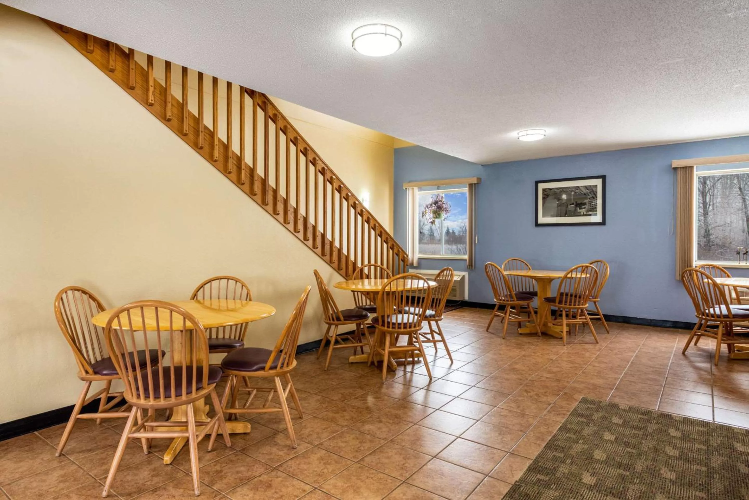 Restaurant/places to eat in Rodeway Inn Milaca