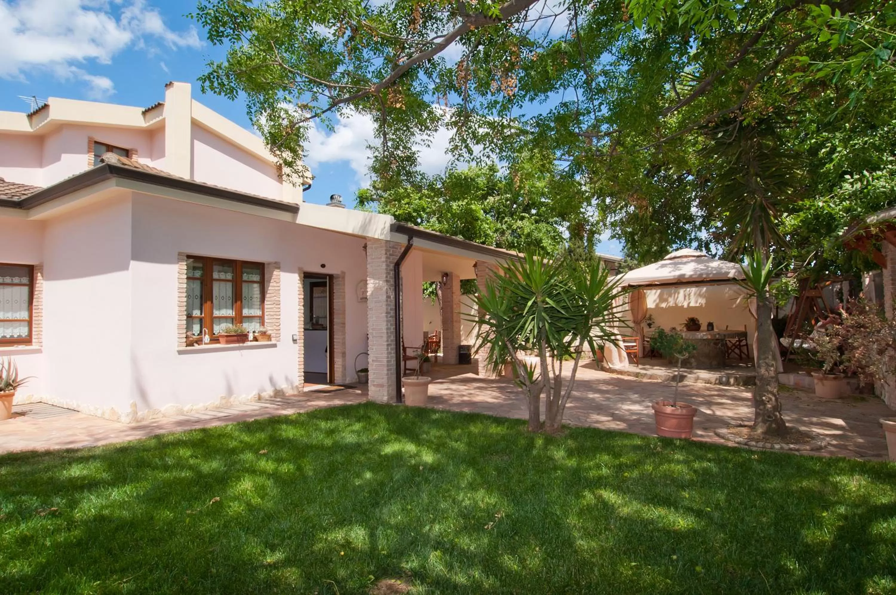 Property building in Gentarrubia