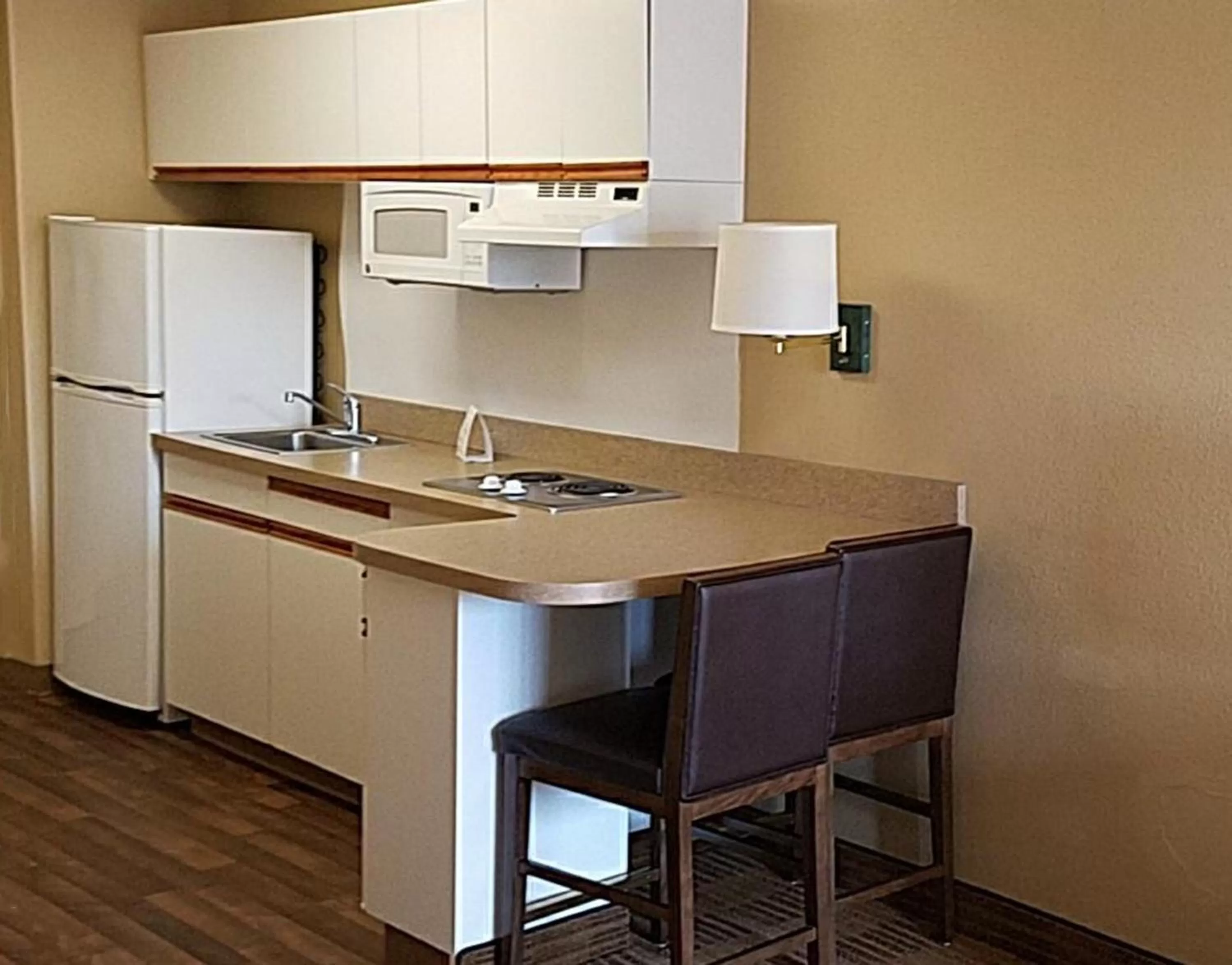 Kitchen or kitchenette in Extended Stay America Suites - Minneapolis - Eden Prairie - Technology Drive