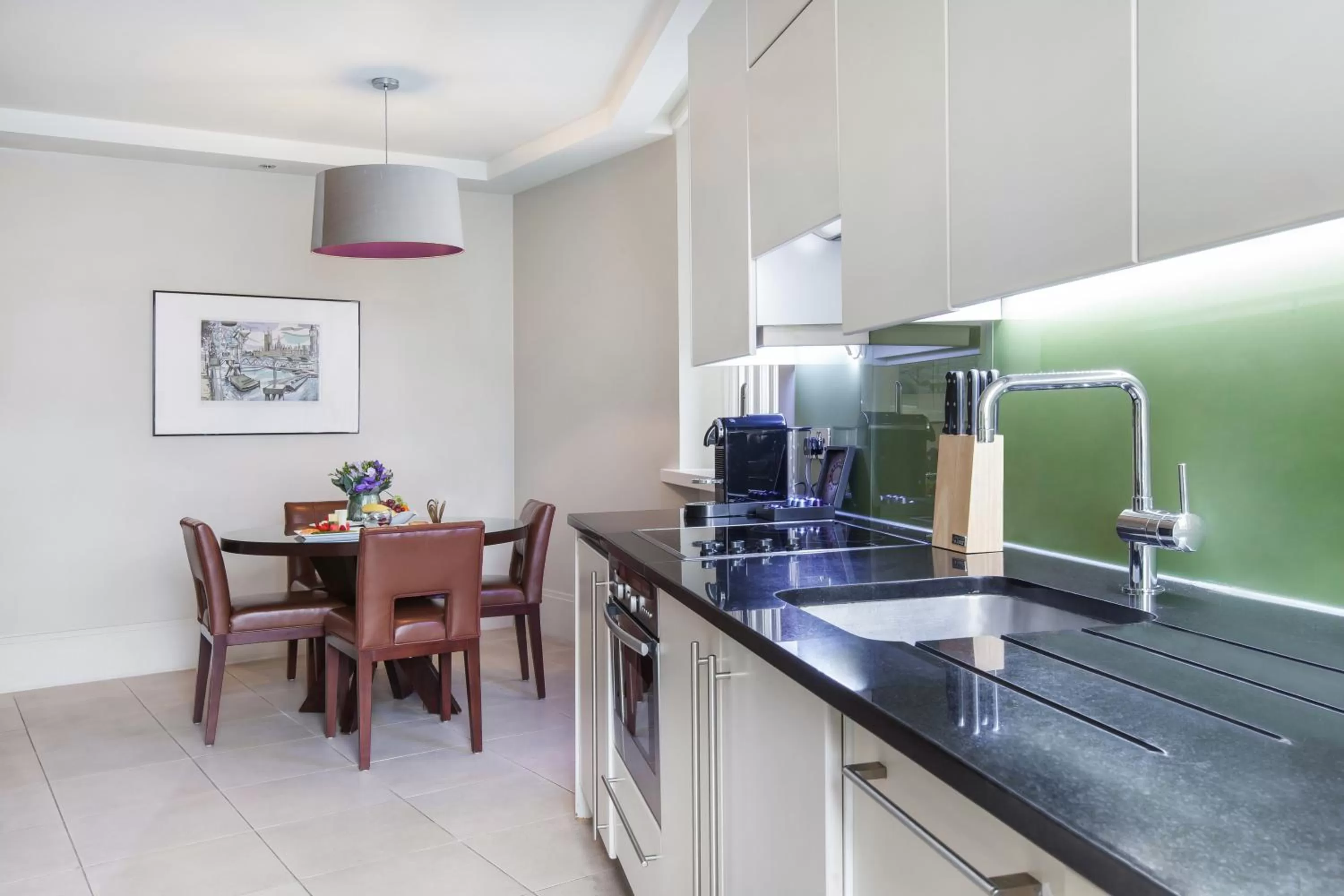 Coffee/tea facilities in Taj 51 Buckingham Gate Suites and Residences