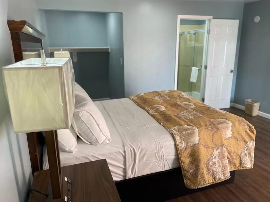 Bed in Blue Seal Inn