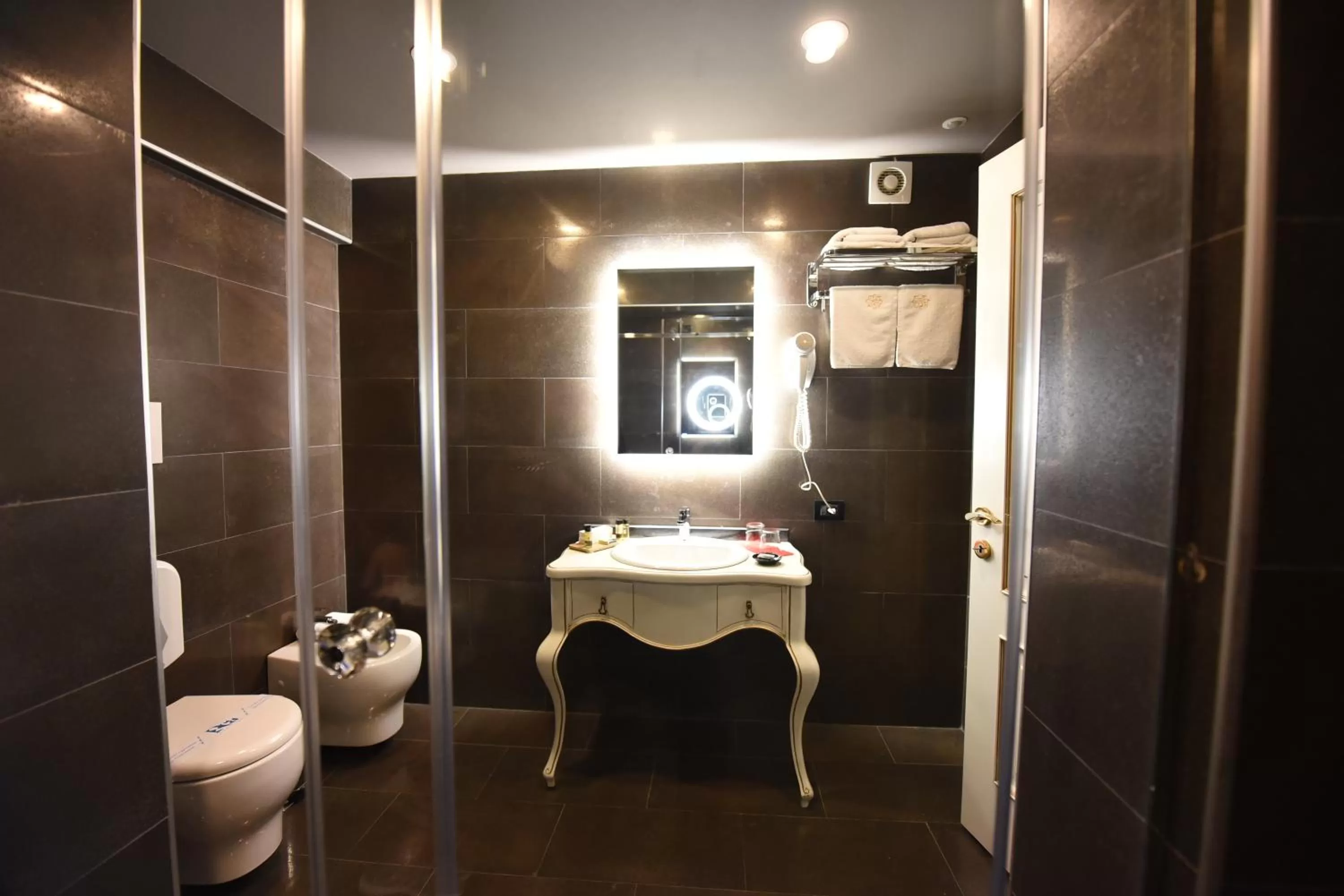 Bathroom in Hotel Hymeti's Palace