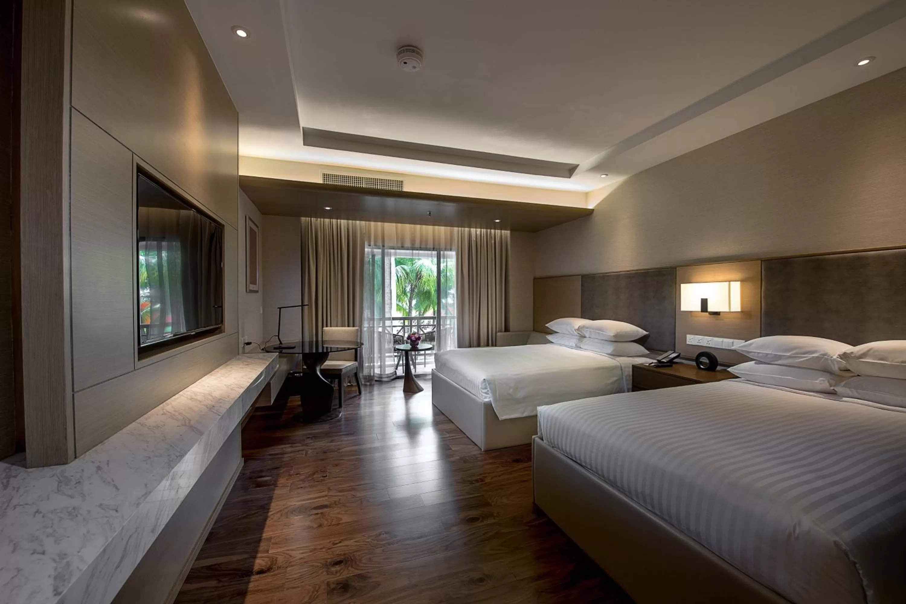 Swimming pool, Bed in Miri Marriott Resort & Spa