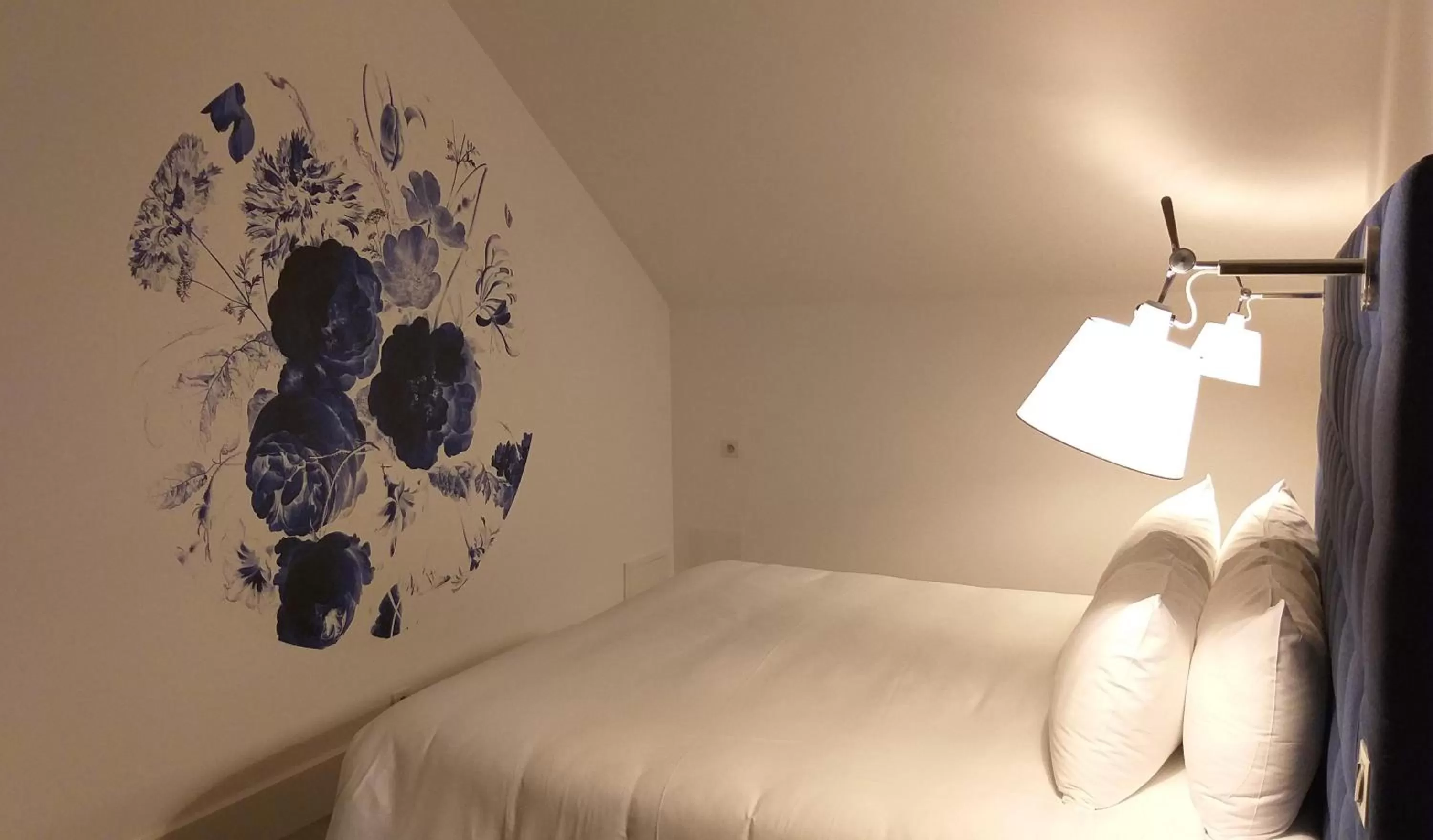 Bedroom, Bed in Hôtel Ginkgo - SPA Biloba