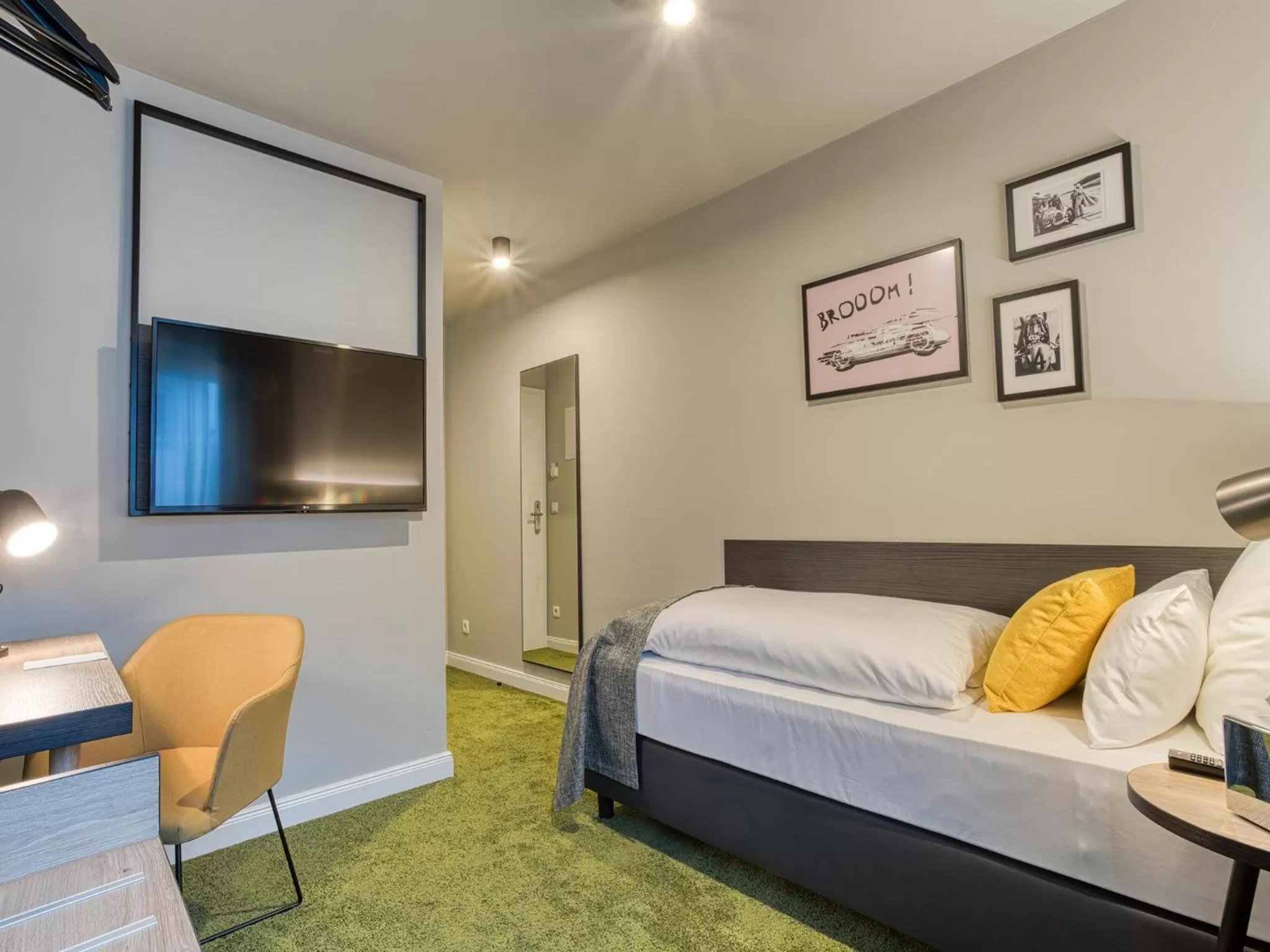 Photo of the whole room, Seating Area in NYCE Hotel Ingolstadt