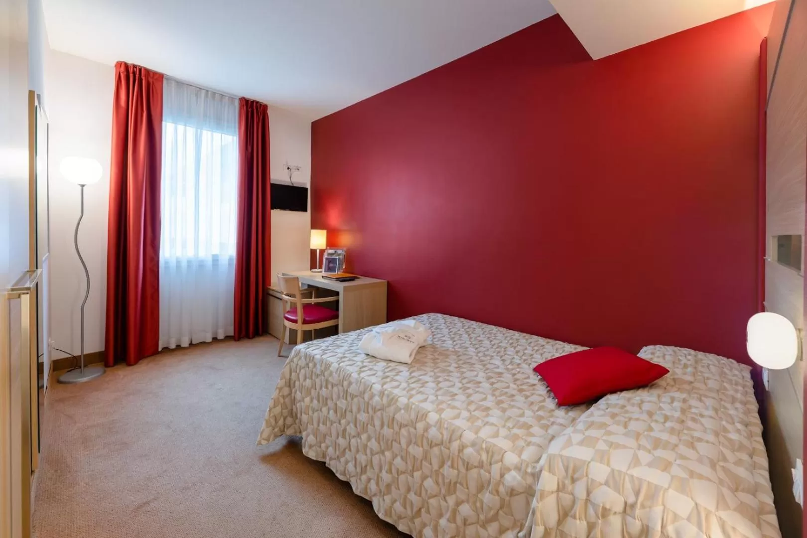 Bed in Hotel Mioni Royal San