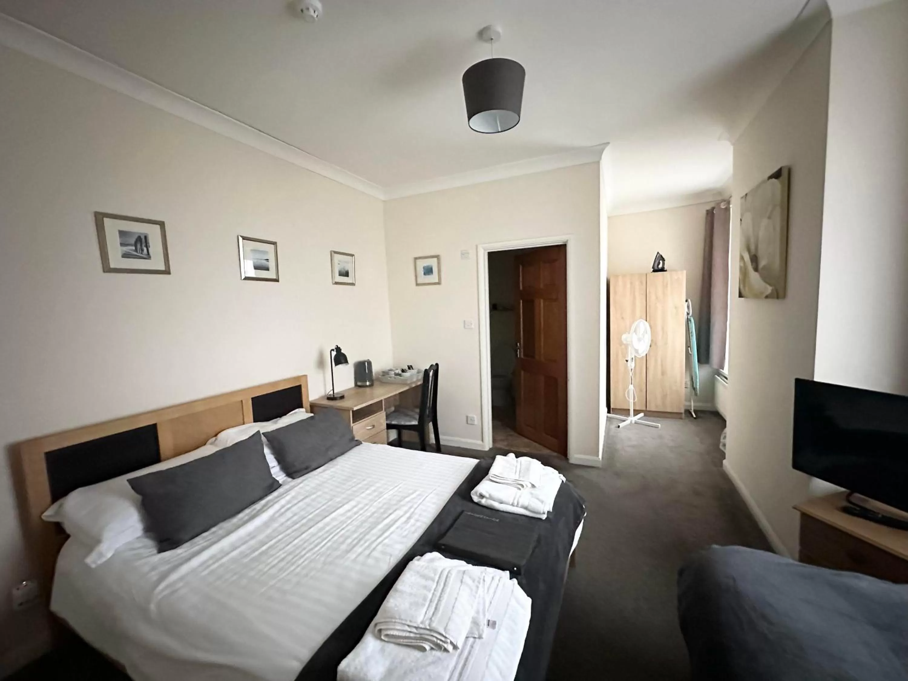 Bed in Masons Arms Amble