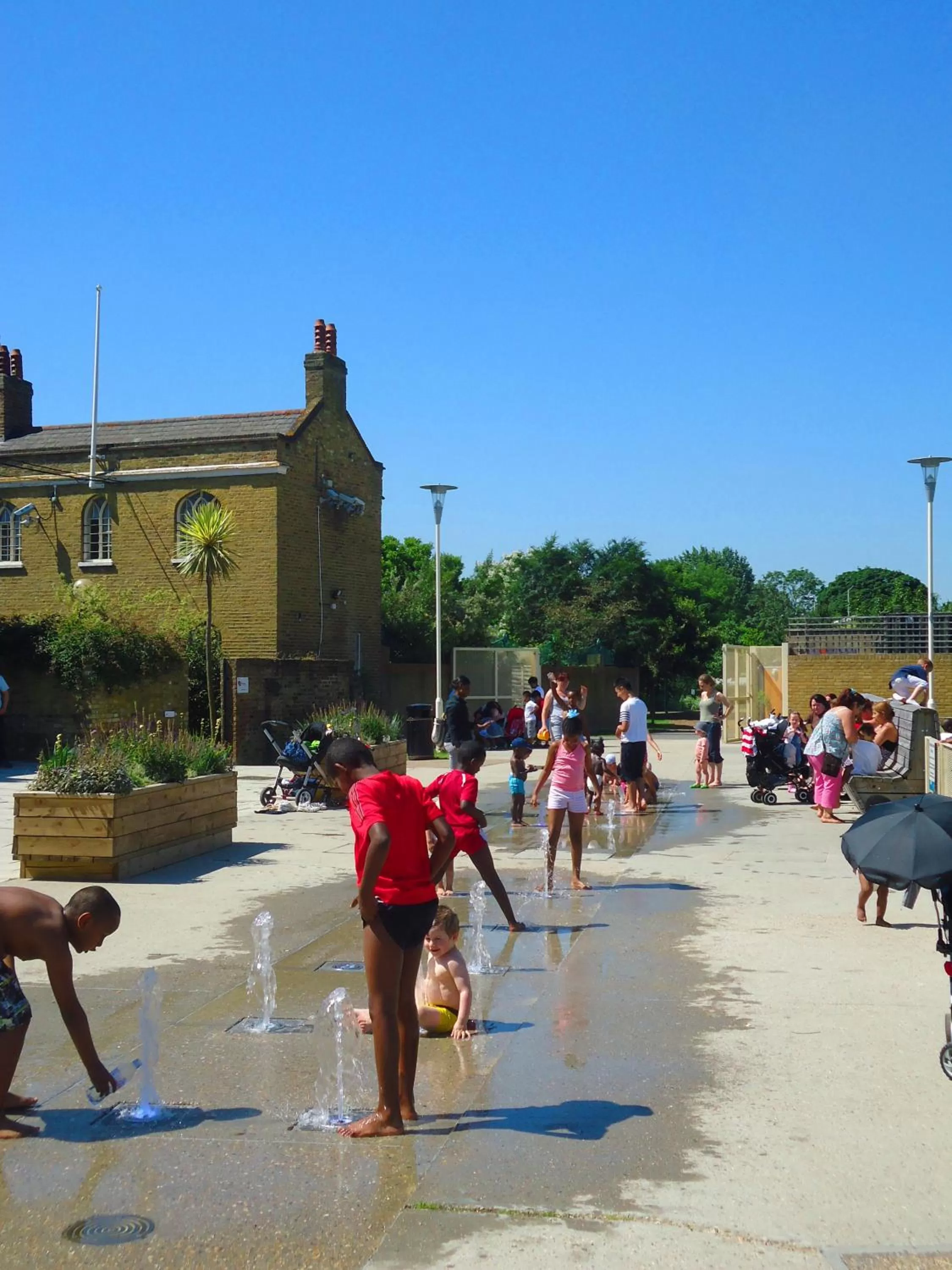 Area and facilities in Hour Glass Hotel