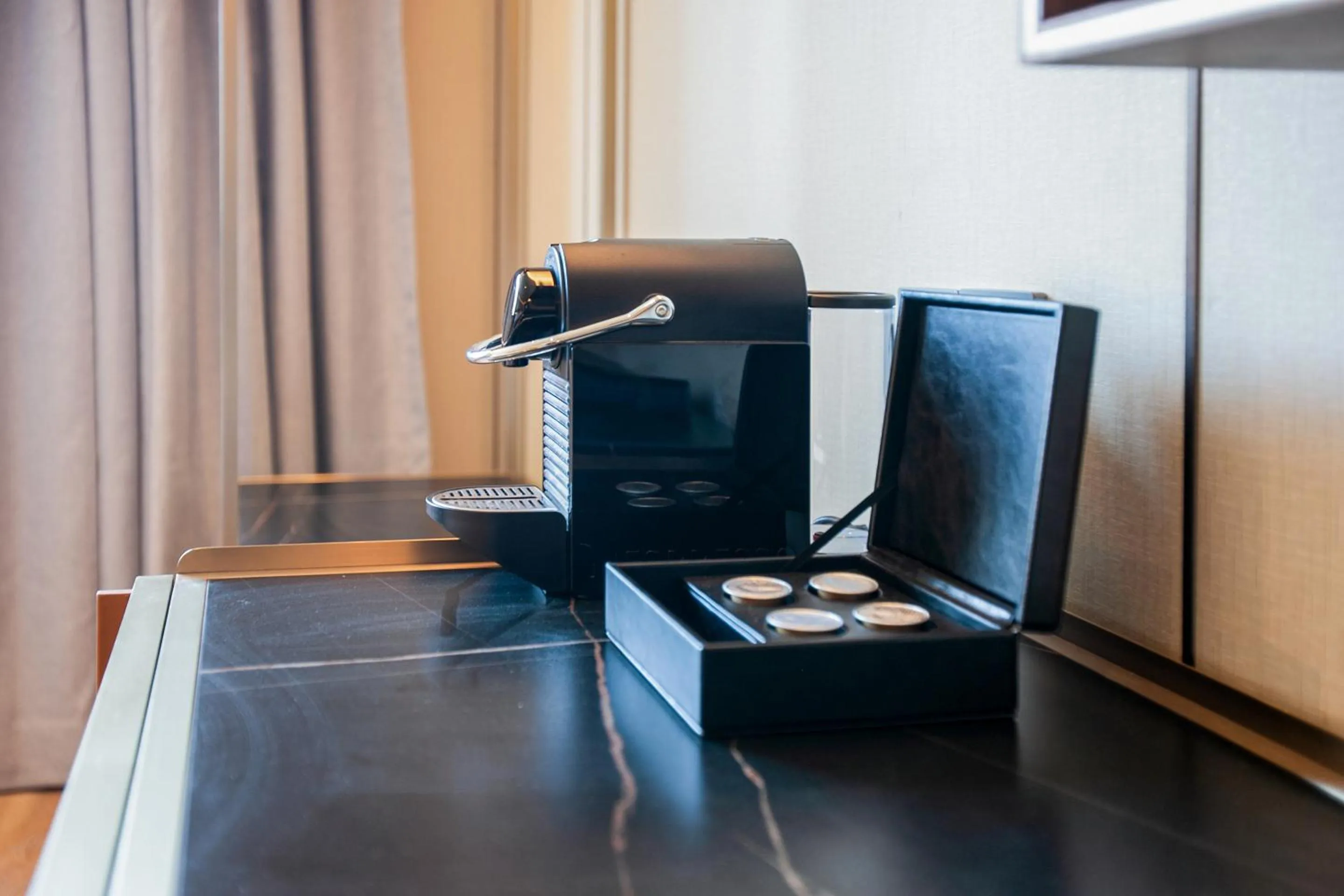 Coffee/tea facilities in Amber Hotel Jeju