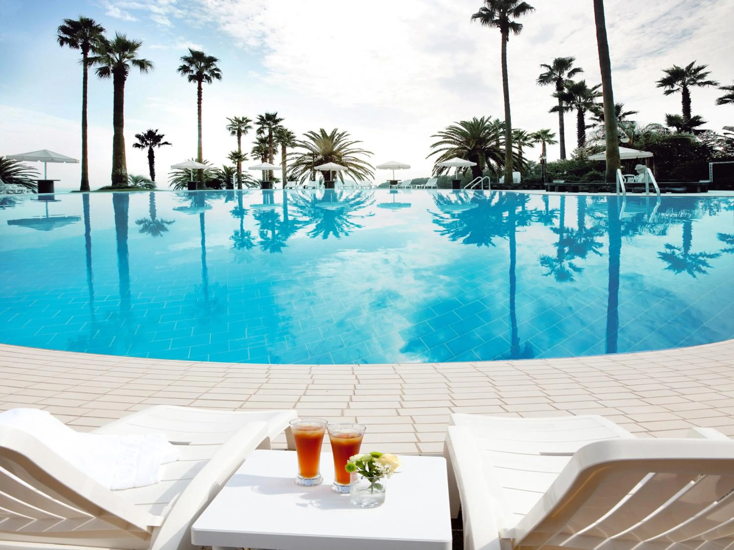 Swimming pool in Seogwipo KAL Hotel