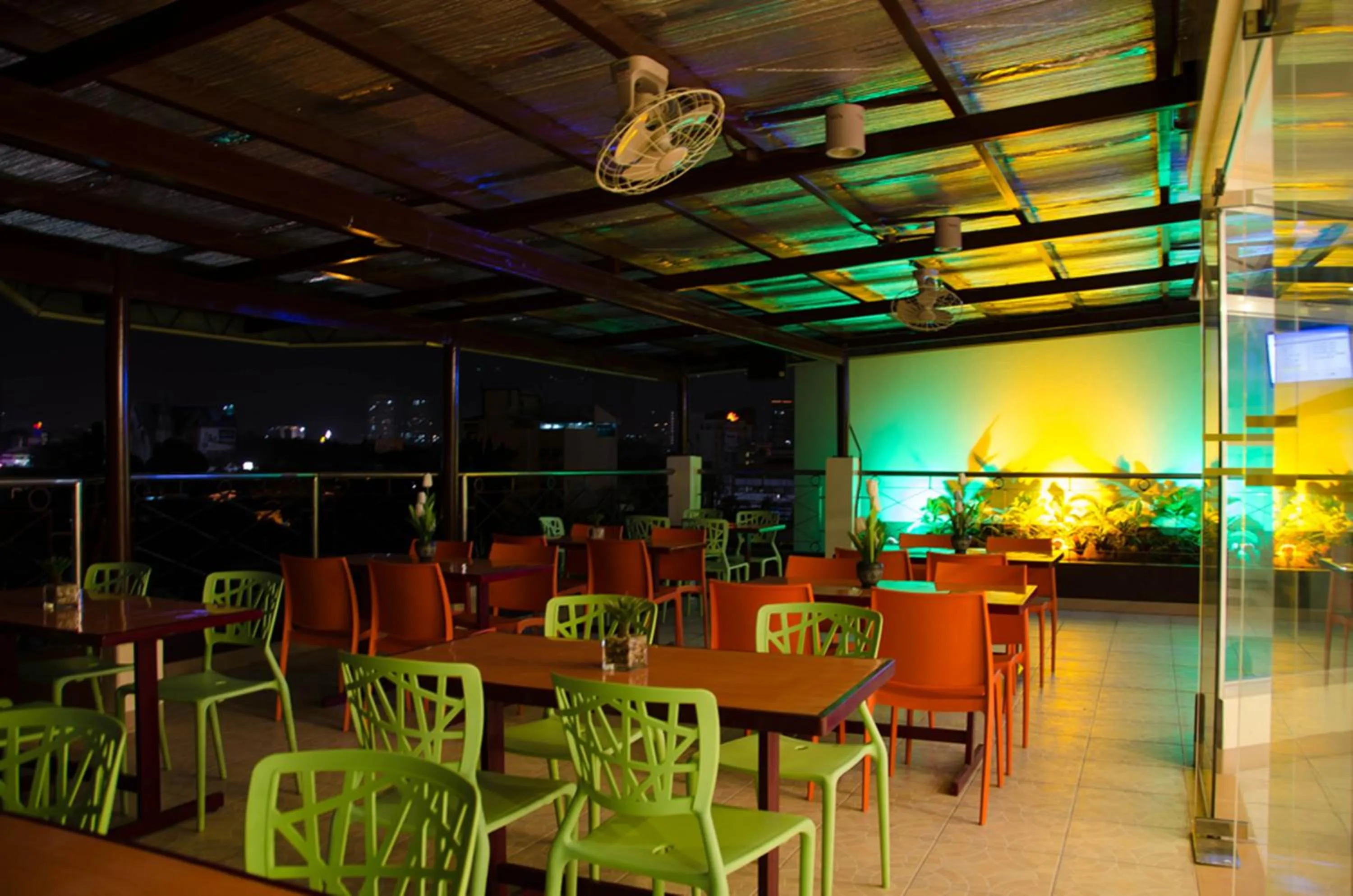 Restaurant/places to eat in Allson's Inn