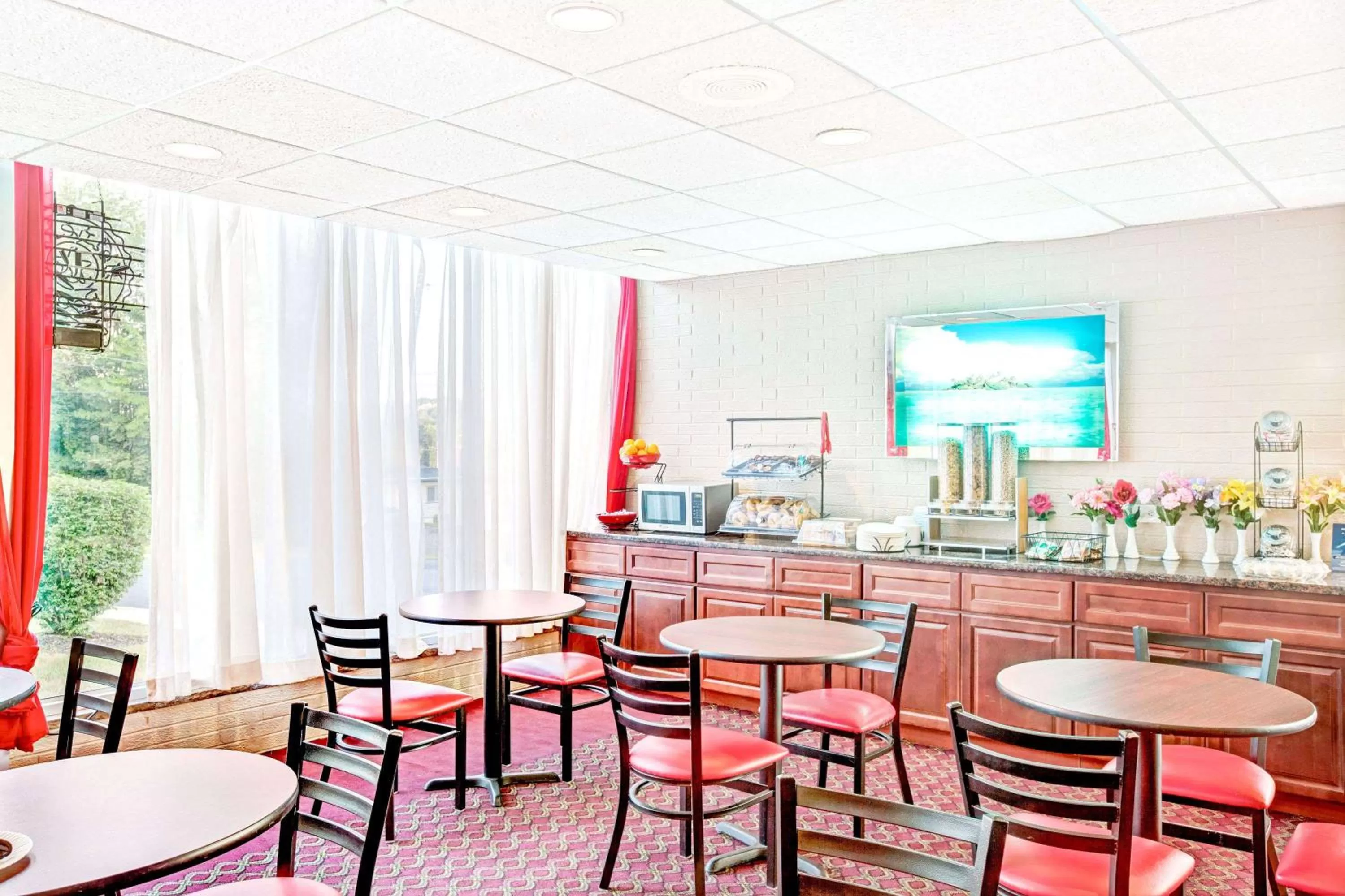 Restaurant/places to eat in Ramada by Wyndham Rockaway