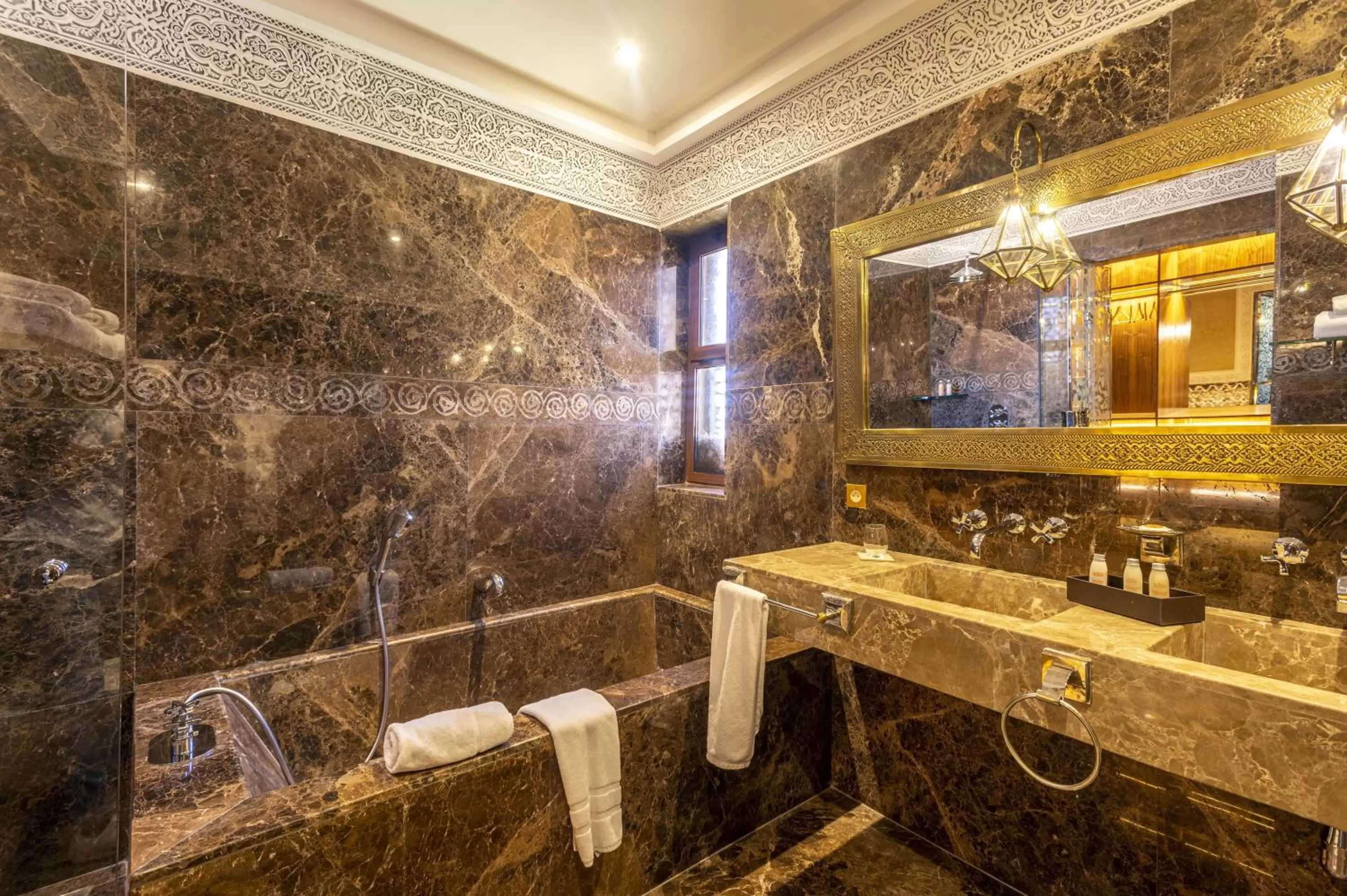 Bathroom in Maria Towers , Palais Table d'hôtes & SPA