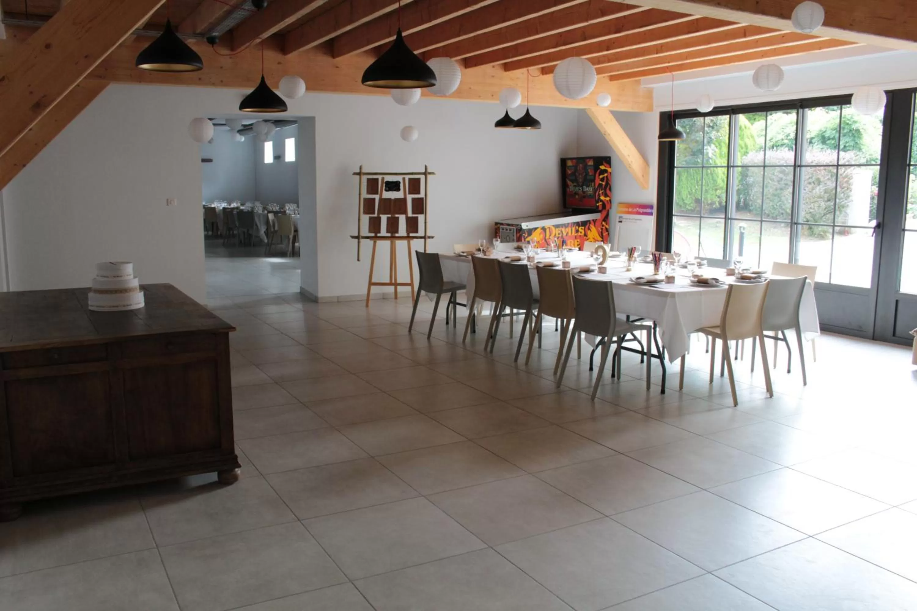 Restaurant/Places to Eat in La Poignardière