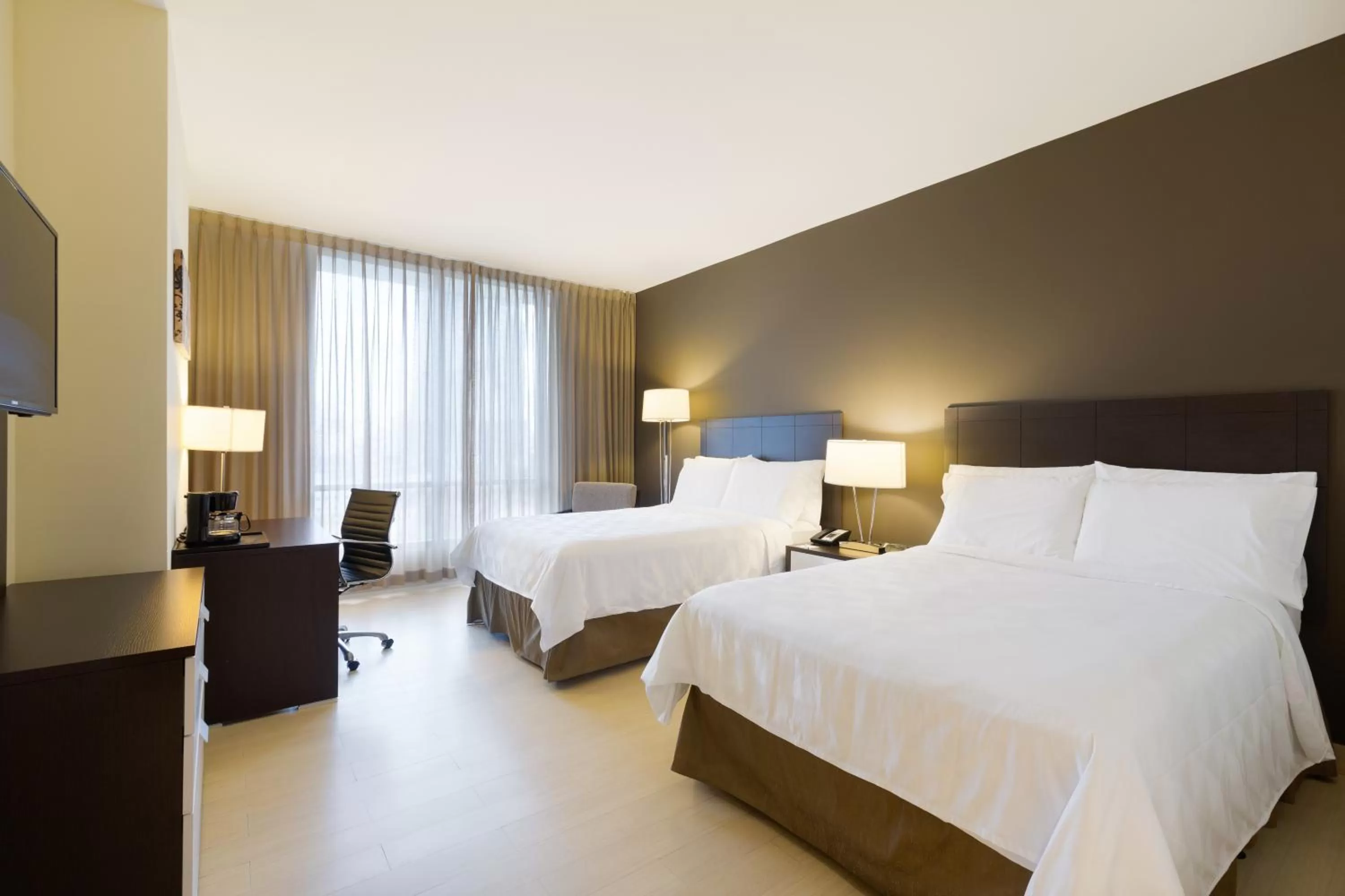 Photo of the whole room, Bed in Holiday Inn Panama Distrito Financiero by IHG
