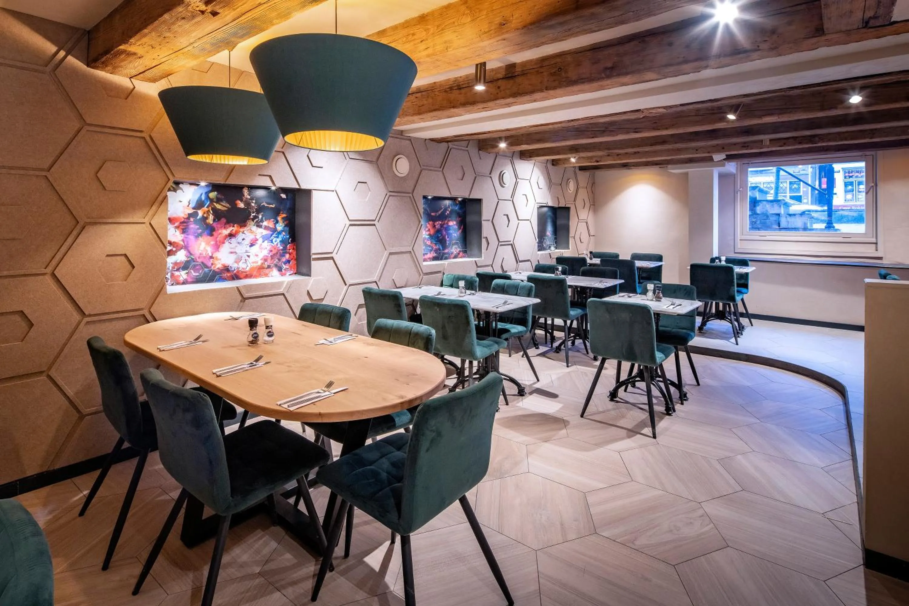 Restaurant/Places to Eat in Rokin Hotel