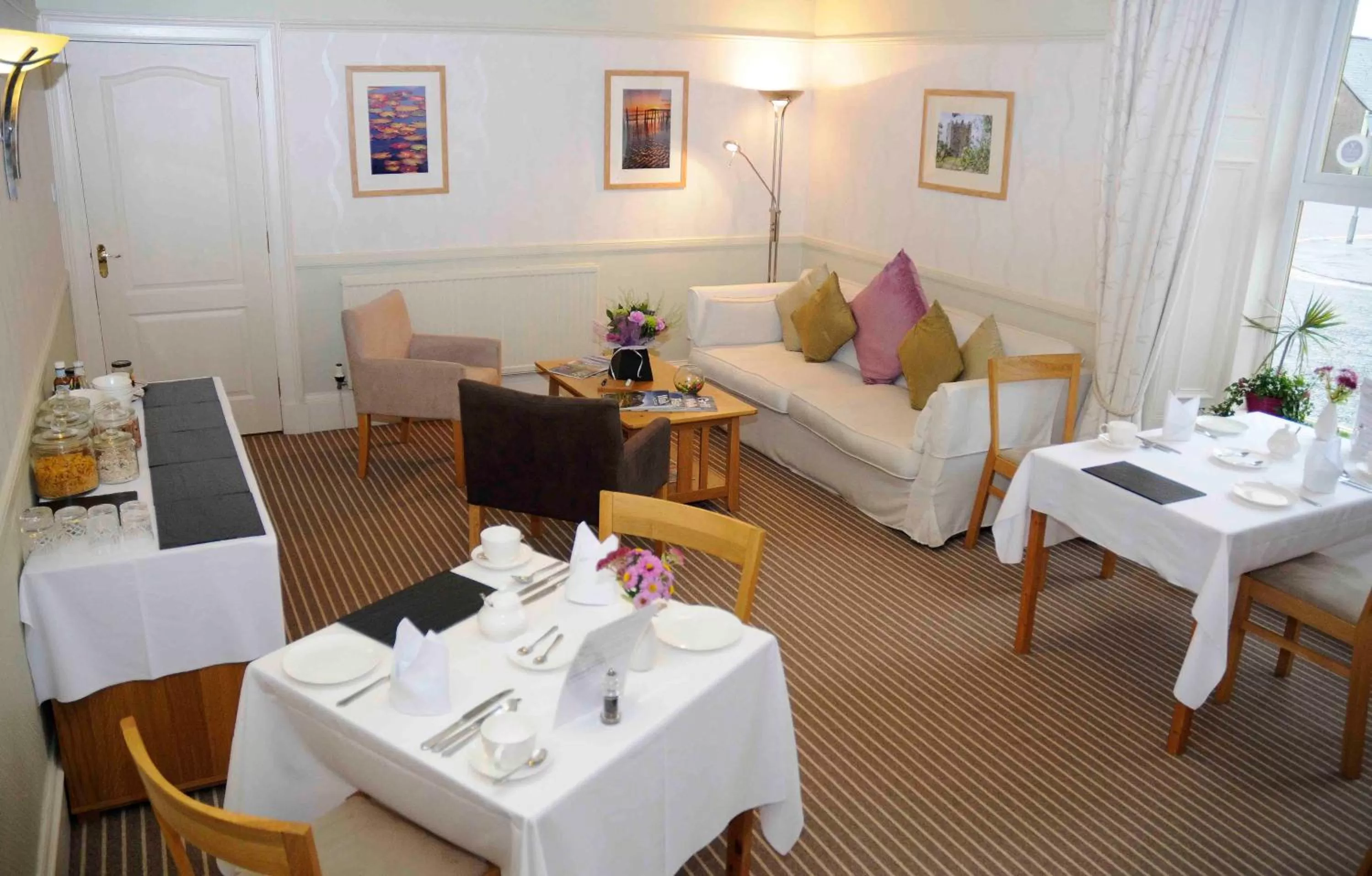 Restaurant/places to eat in Douglas House