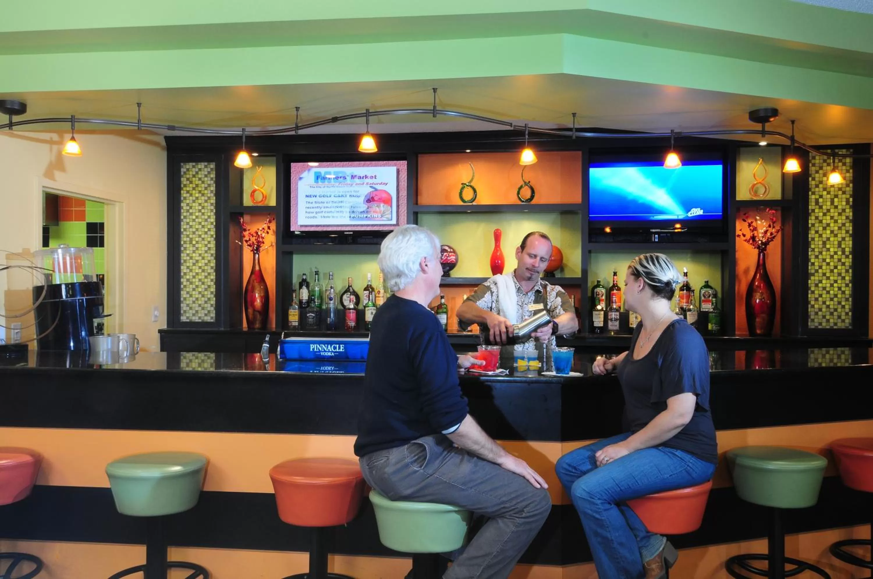 Restaurant/places to eat in Coral Beach Resort