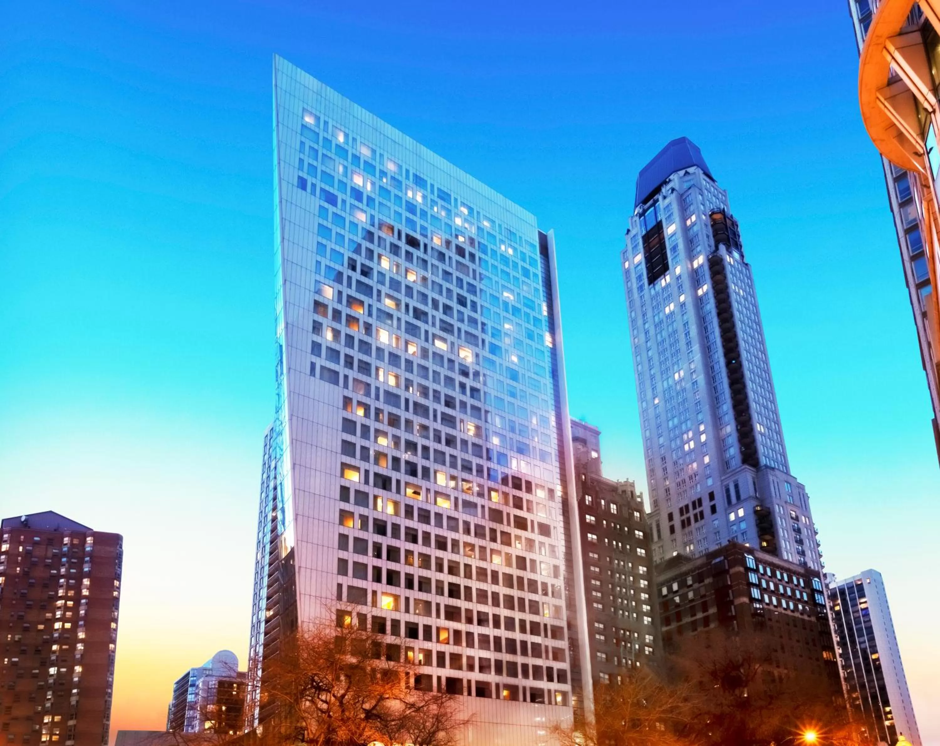 Property building in Sofitel Chicago Magnificent Mile