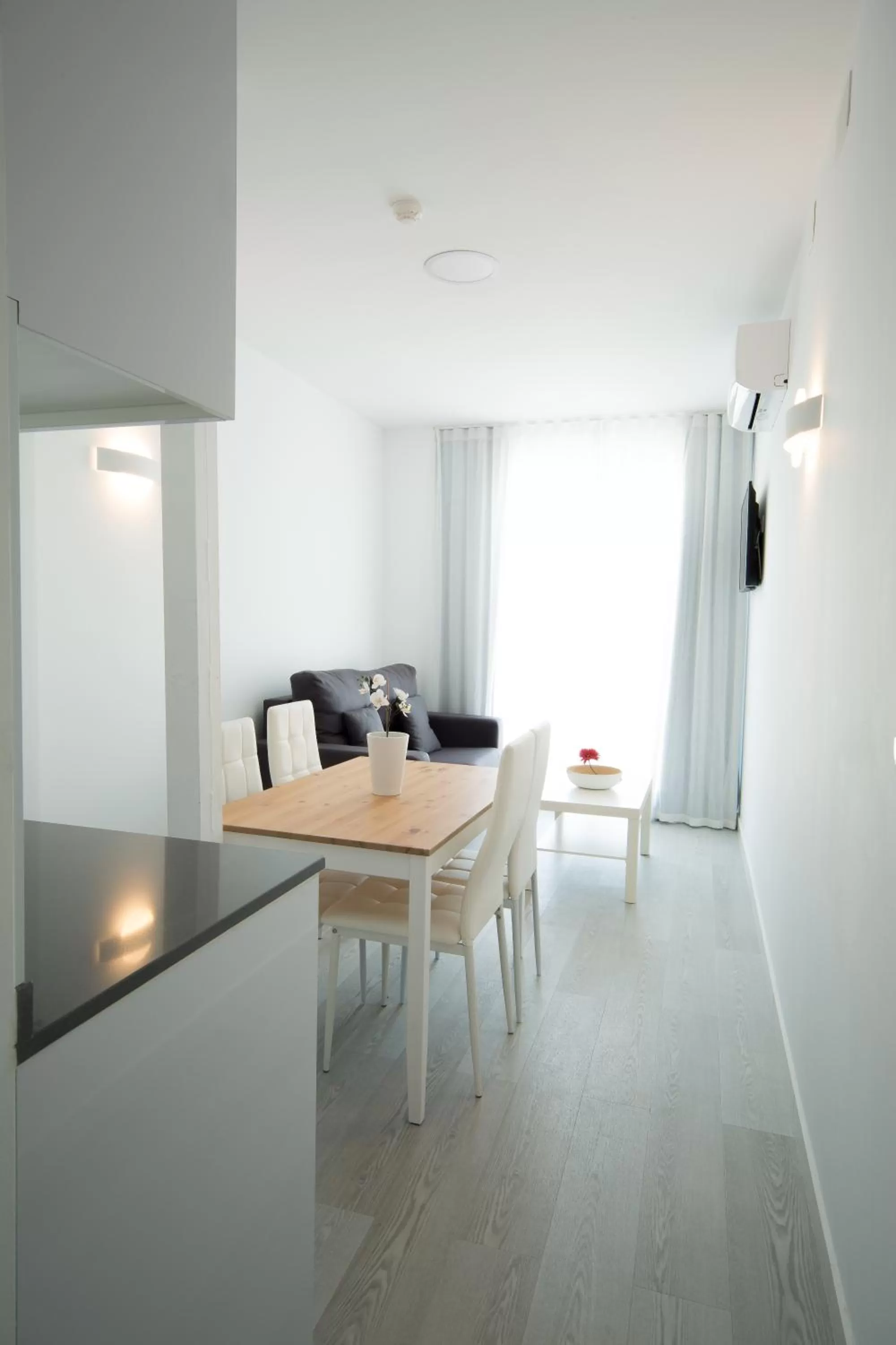 TV and multimedia in Sol Playa Suites