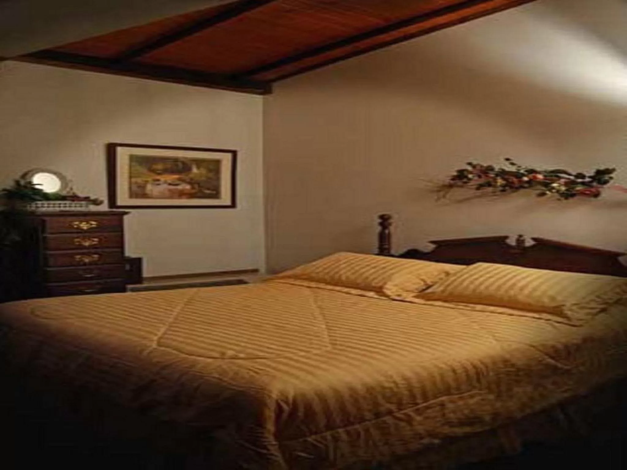 Decorative detail, Bed in Afton House Inn
