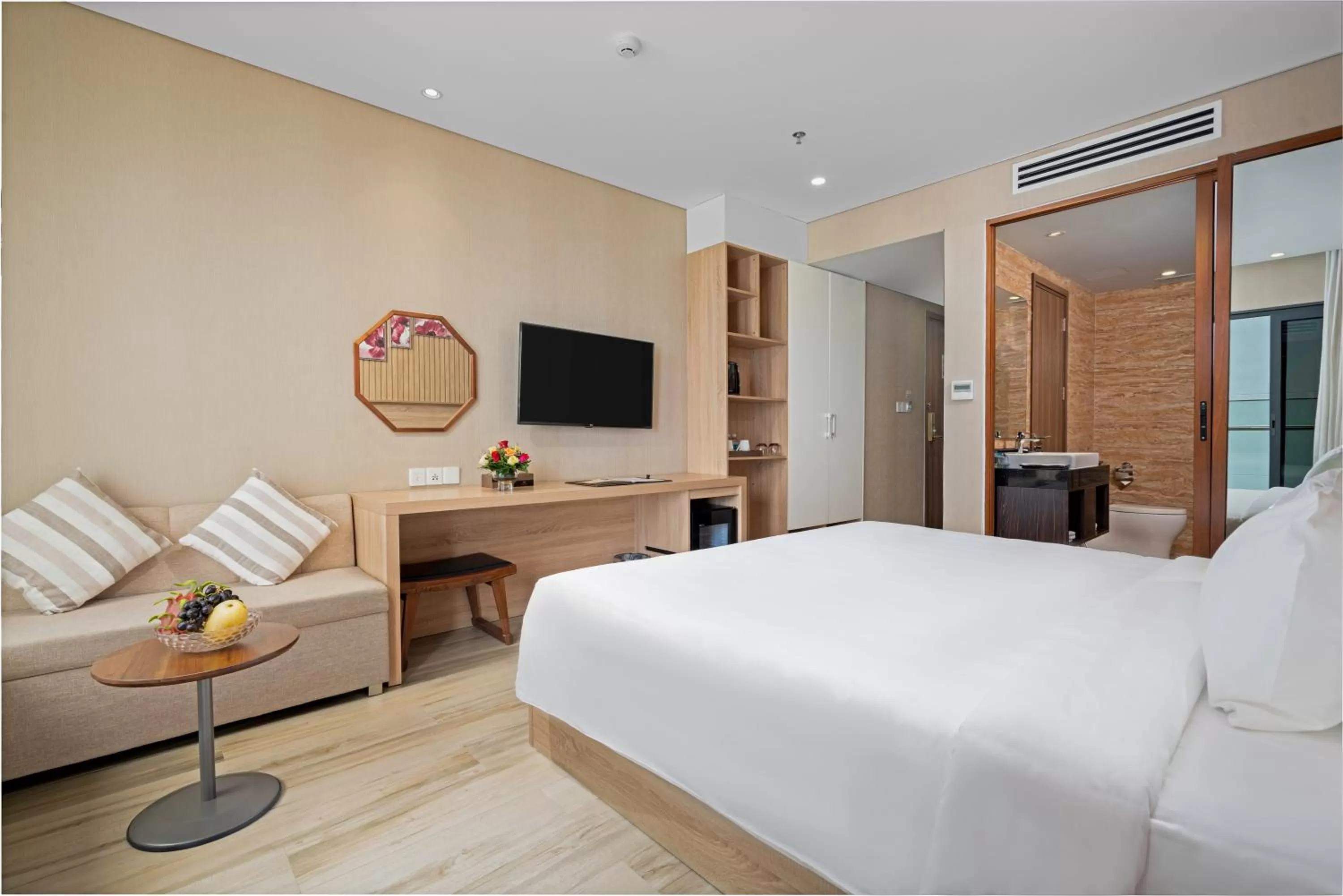 Balcony/Terrace, Bed in Emerald Bay Hotel & Spa Nha Trang