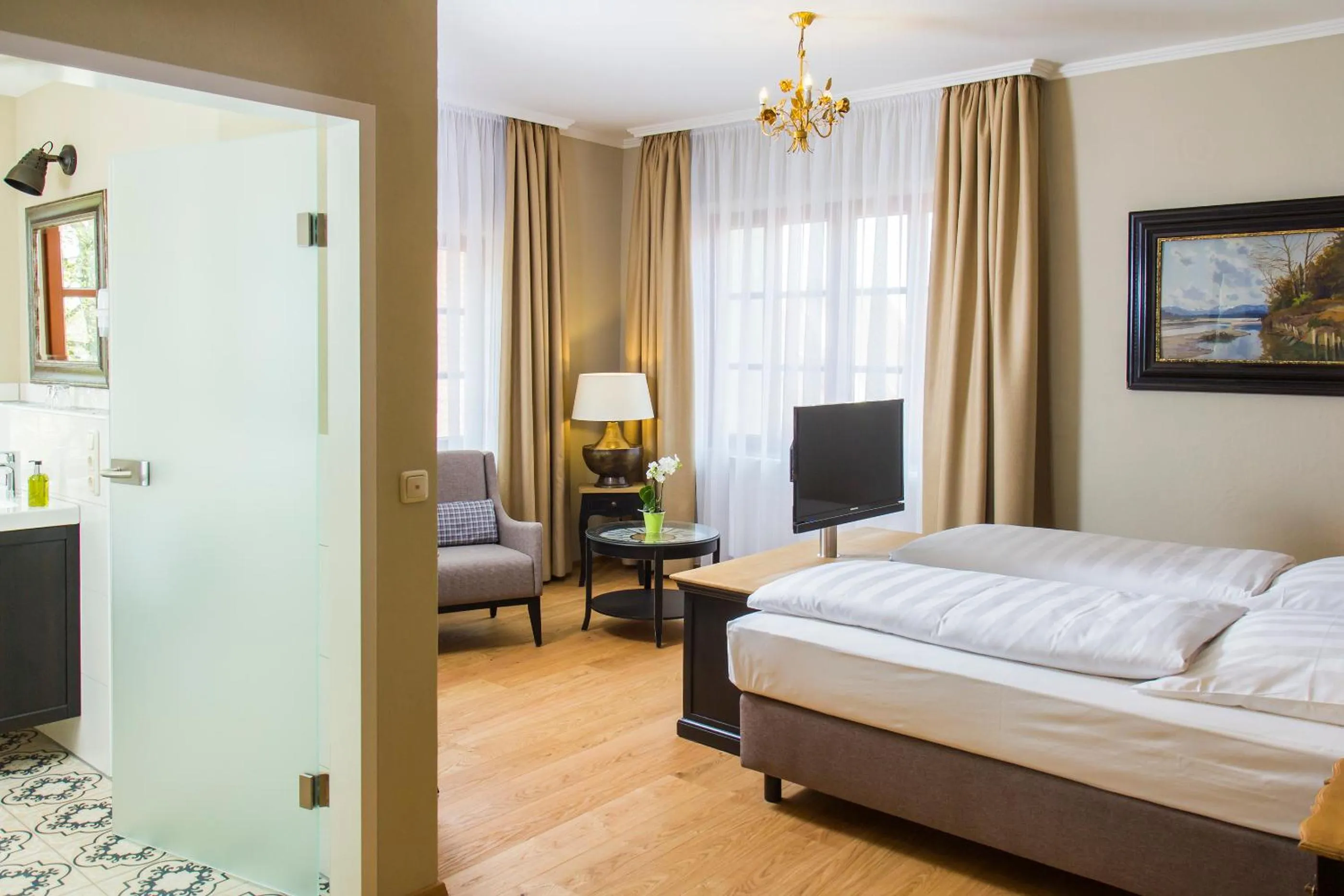 Photo of the whole room, Bed in Hotel Reichsküchenmeister