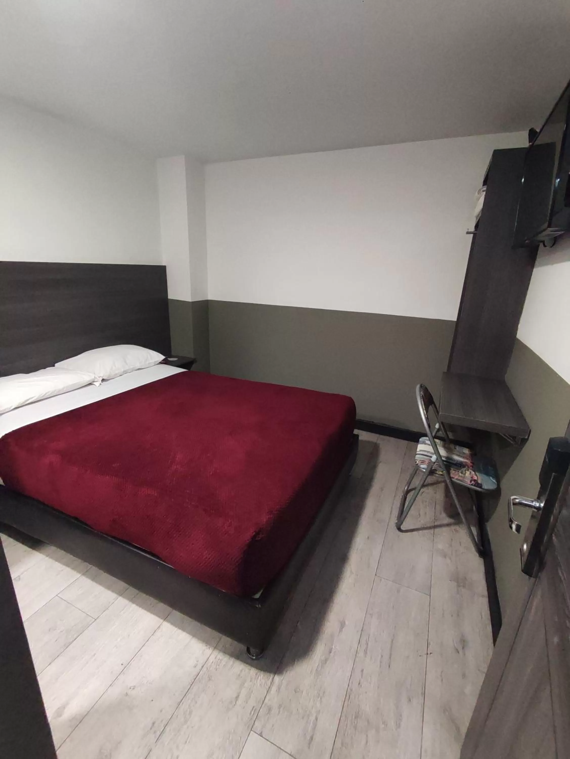 Bed in Hotel Express 53