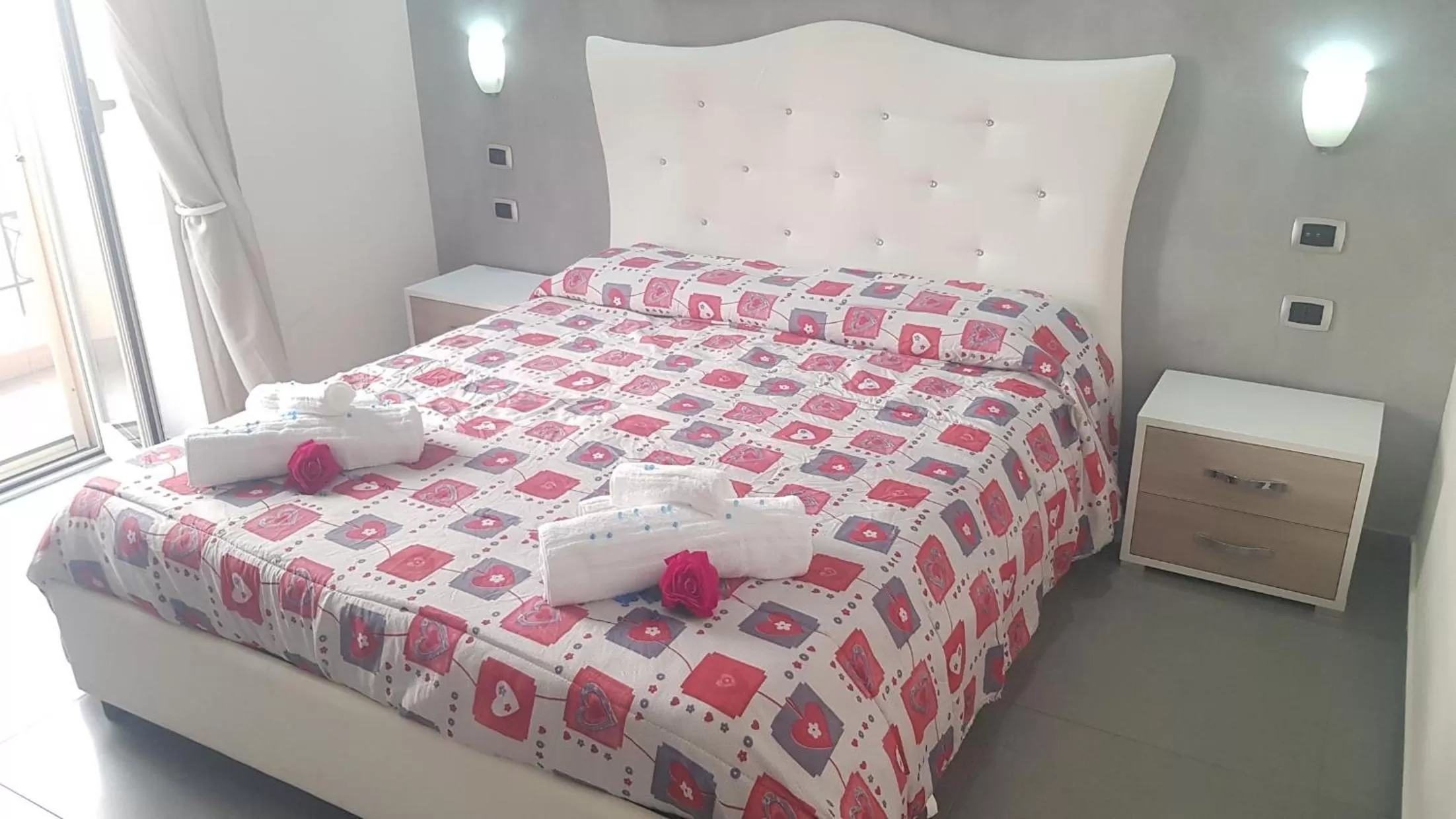 Photo of the whole room, Bed in B&B Donn'anna