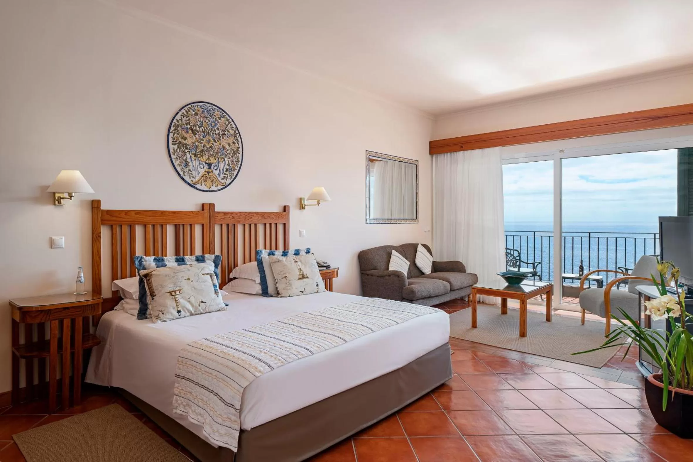 TV and multimedia, Bed in Albatroz Beach & Yacht Club