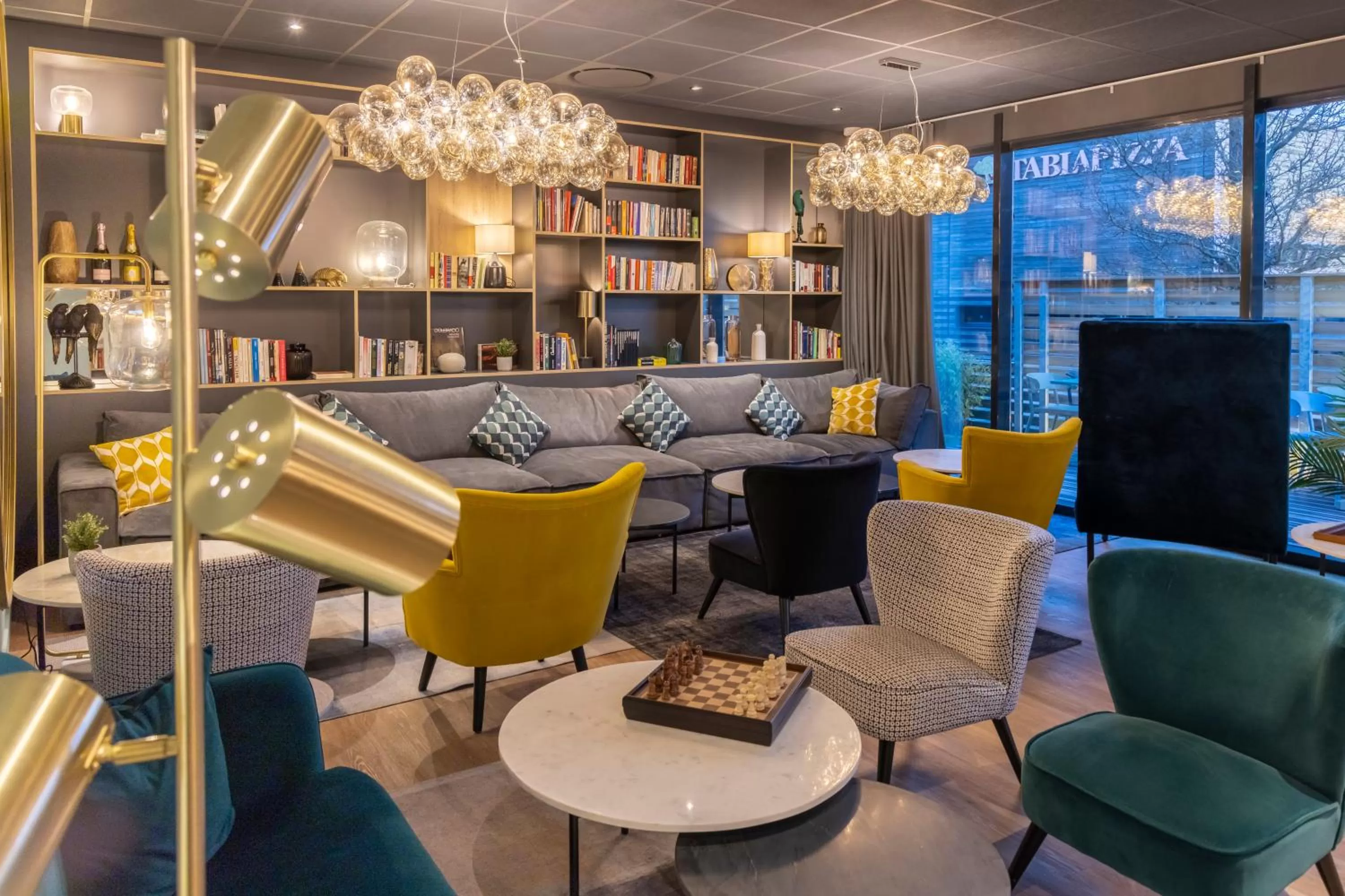 Lounge or bar in PADJA Hôtel & Spa Vannes