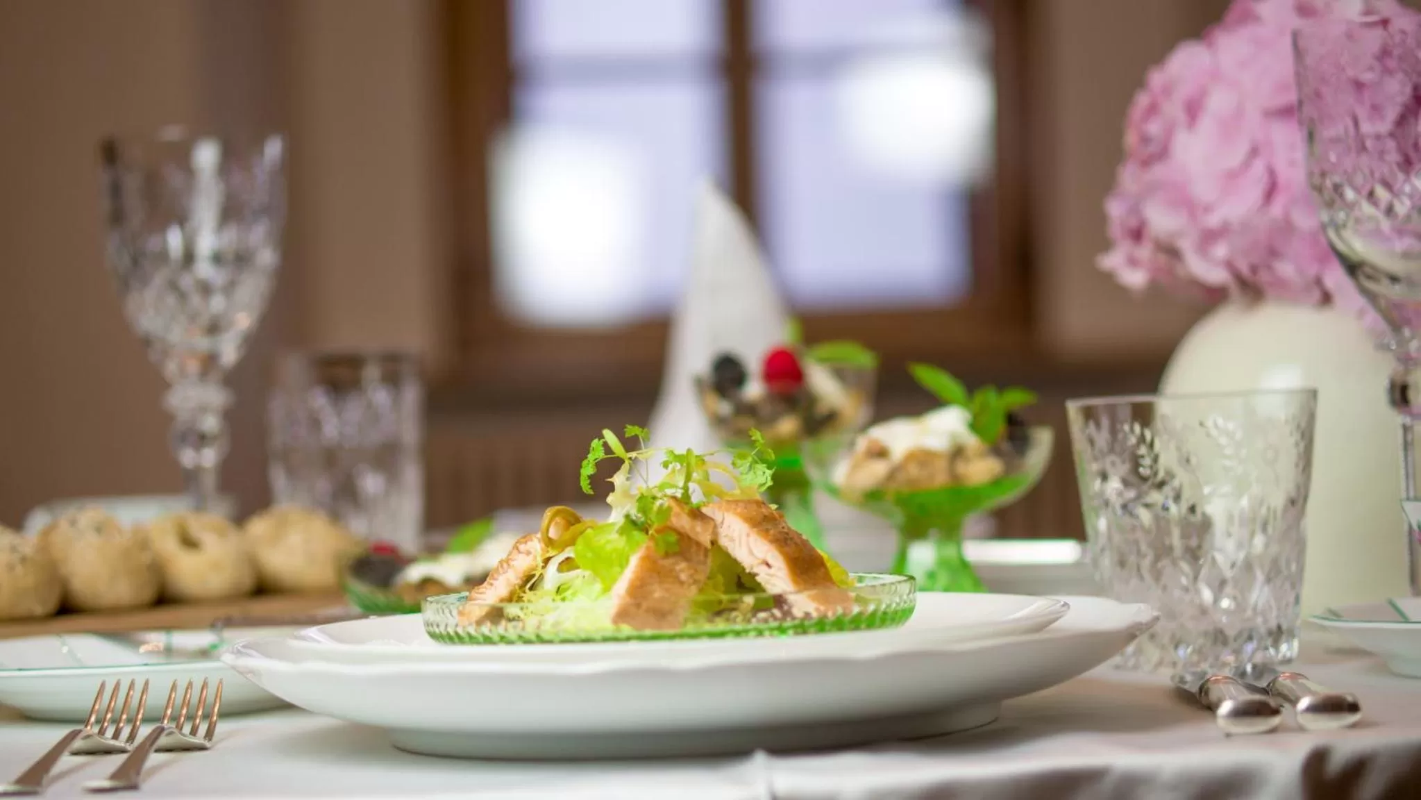 Breakfast in Grad Strmol