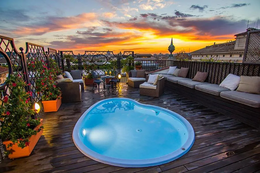 Swimming pool in Colonna Palace Hotel