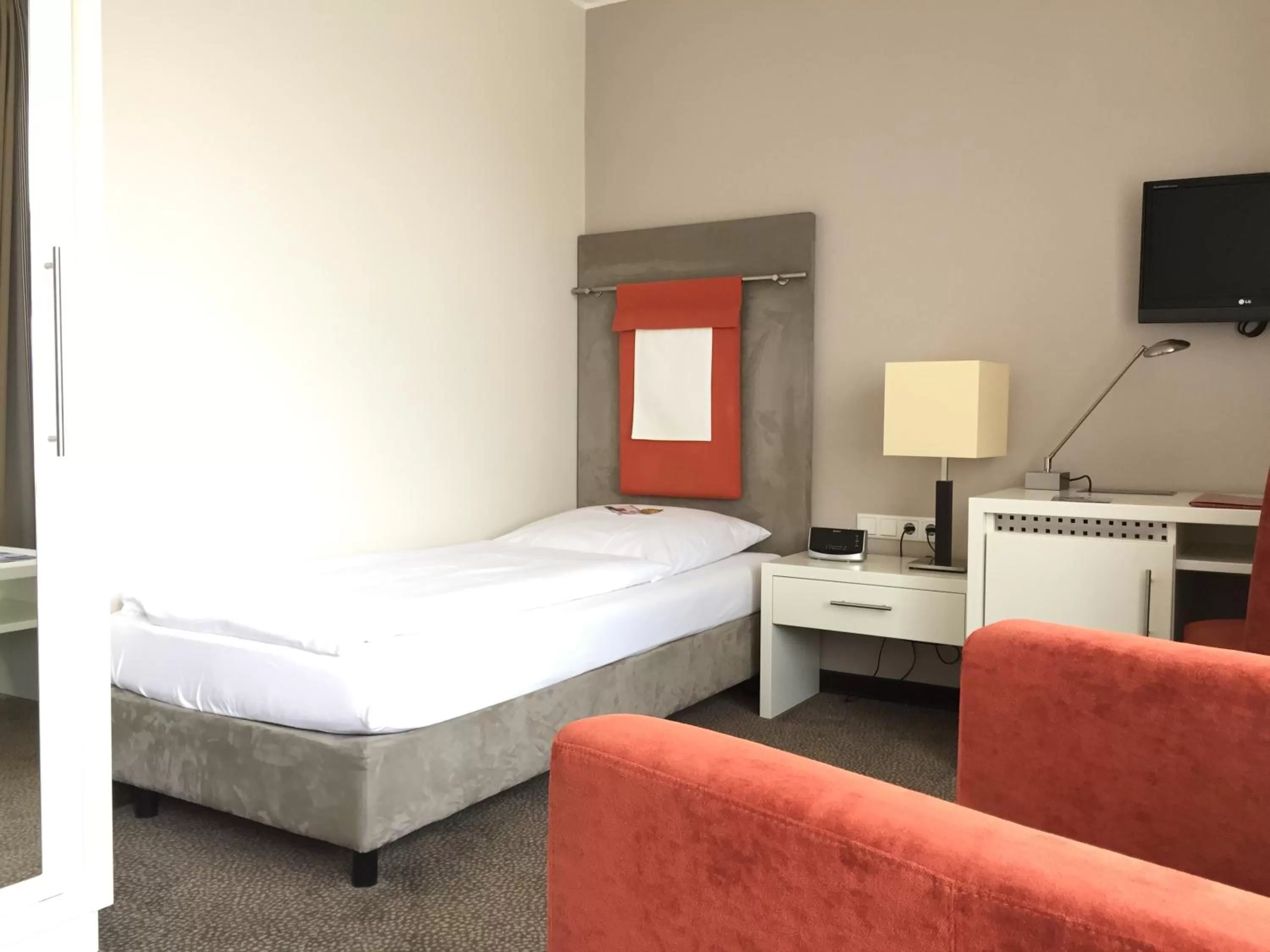 Photo of the whole room, Bed in Hotel Westfalen Hof