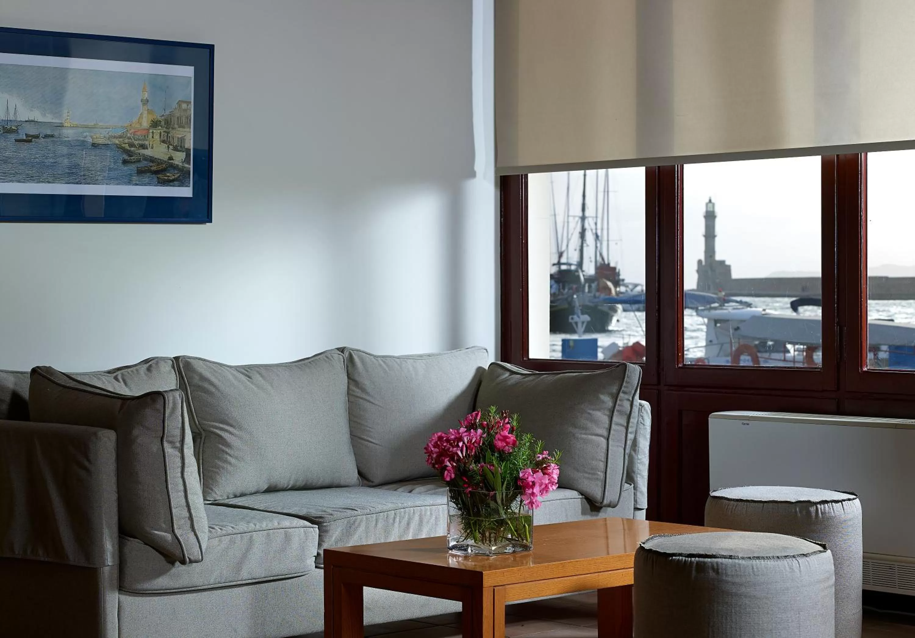 Communal lounge/ TV room in Porto Veneziano Hotel