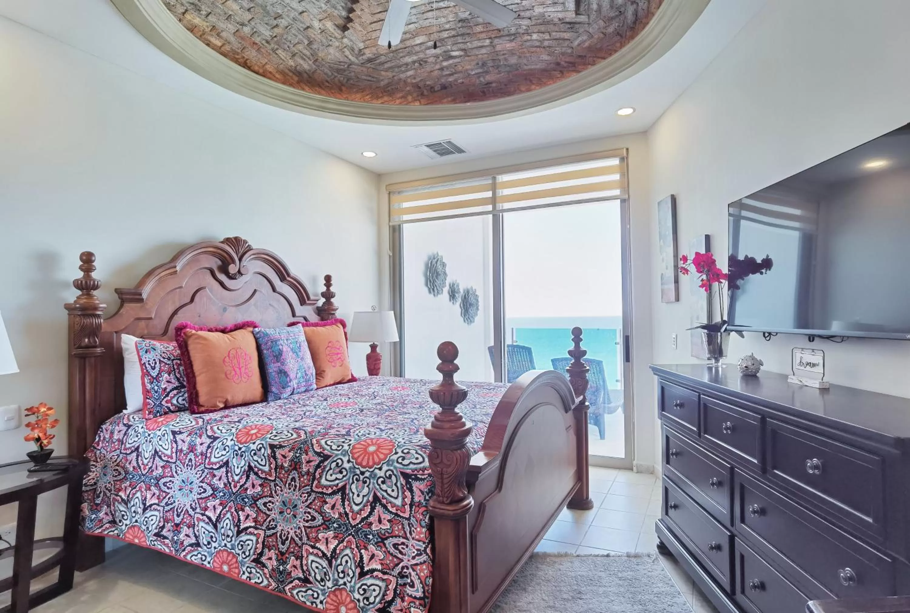 Bed in Esmeralda Beach Resort