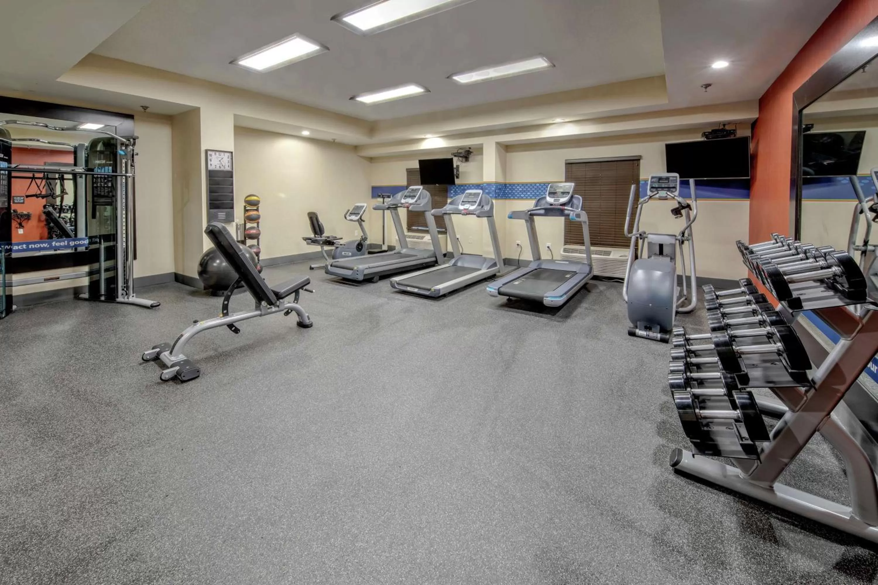 Fitness centre/facilities in Hampton Inn & Suites Memphis-Wolfchase Galleria