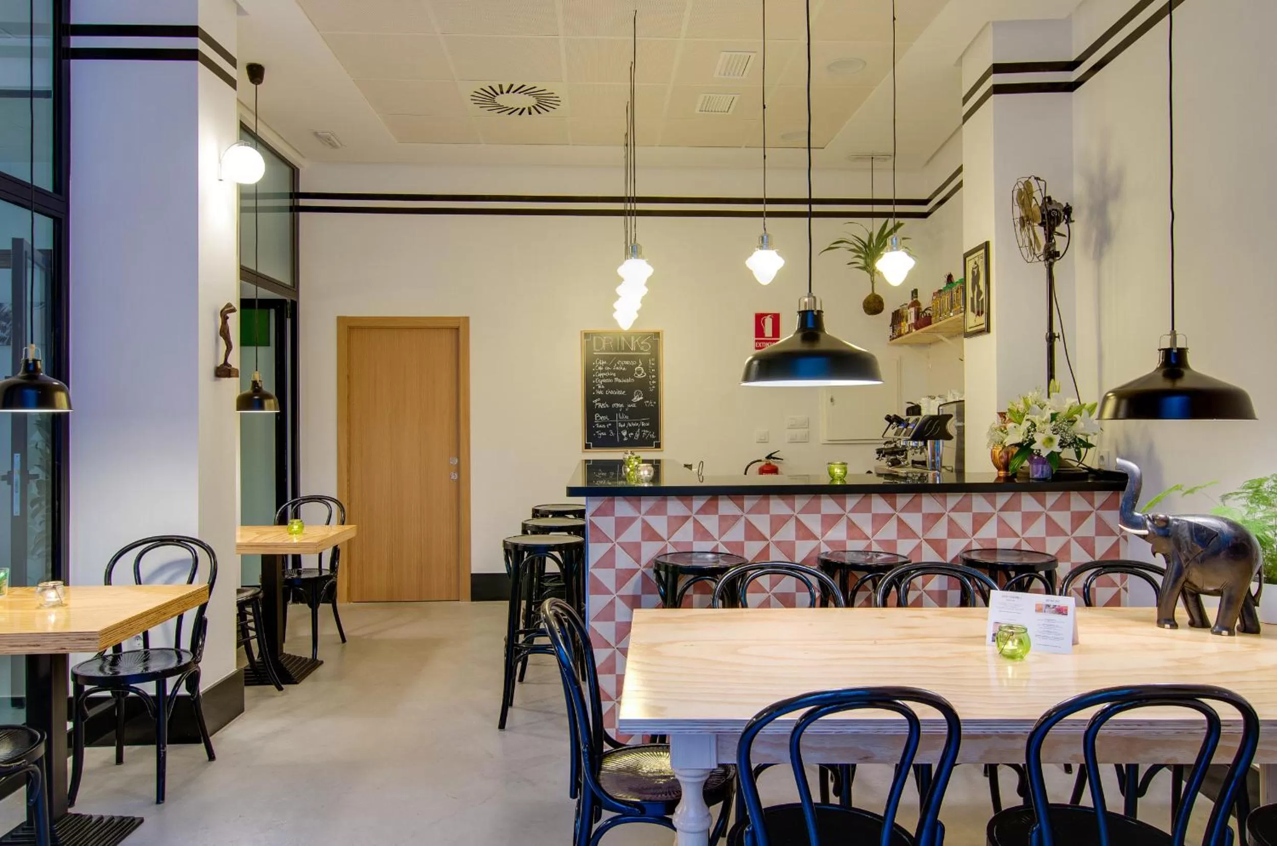 Lounge or bar, Restaurant/Places to Eat in Zalamera BnB