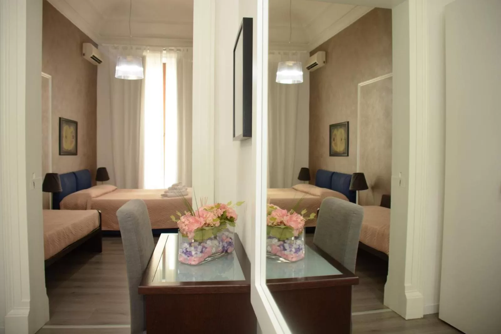 Photo of the whole room, Bed in B&B Opera