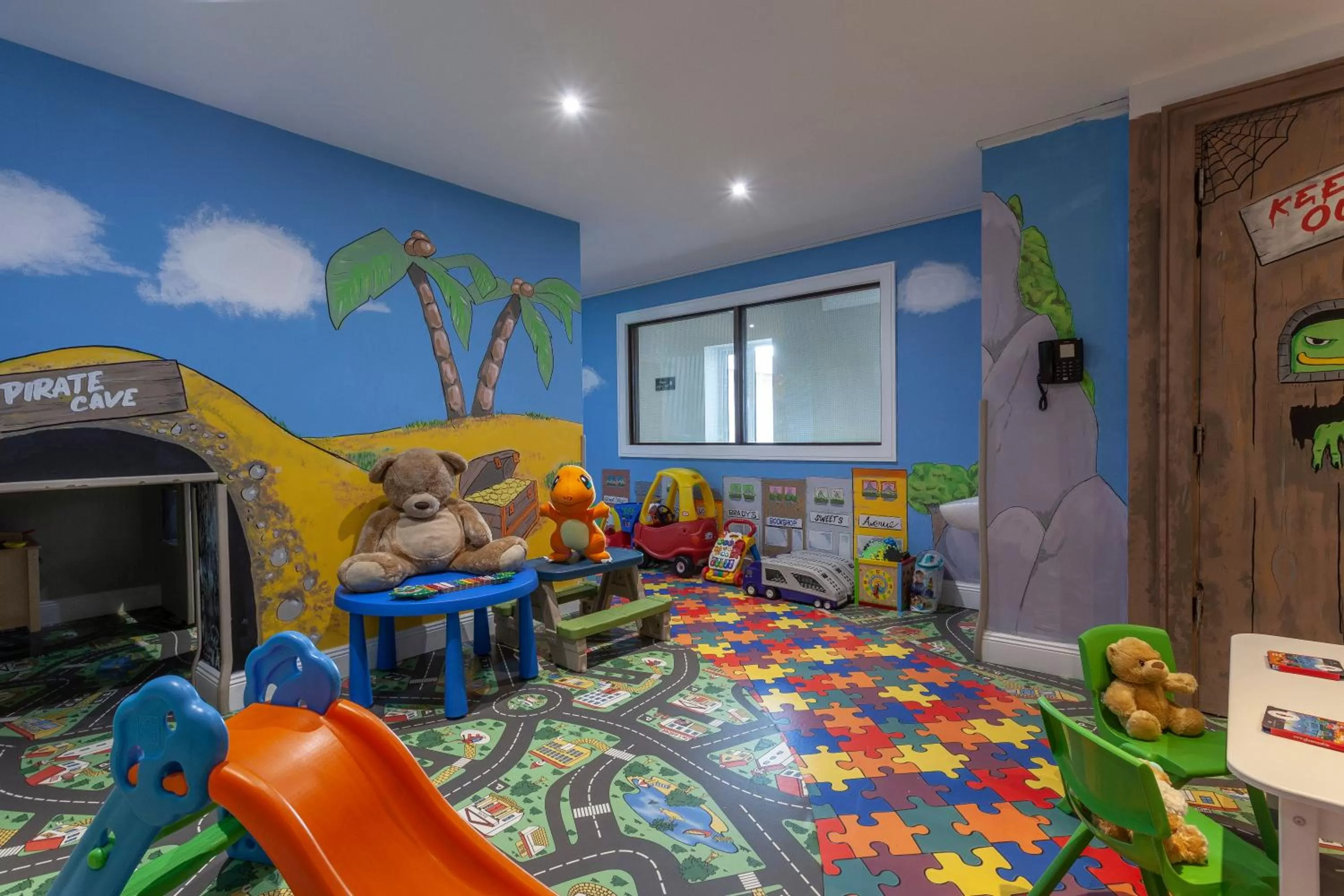 Kids's club in Glenroyal Hotel