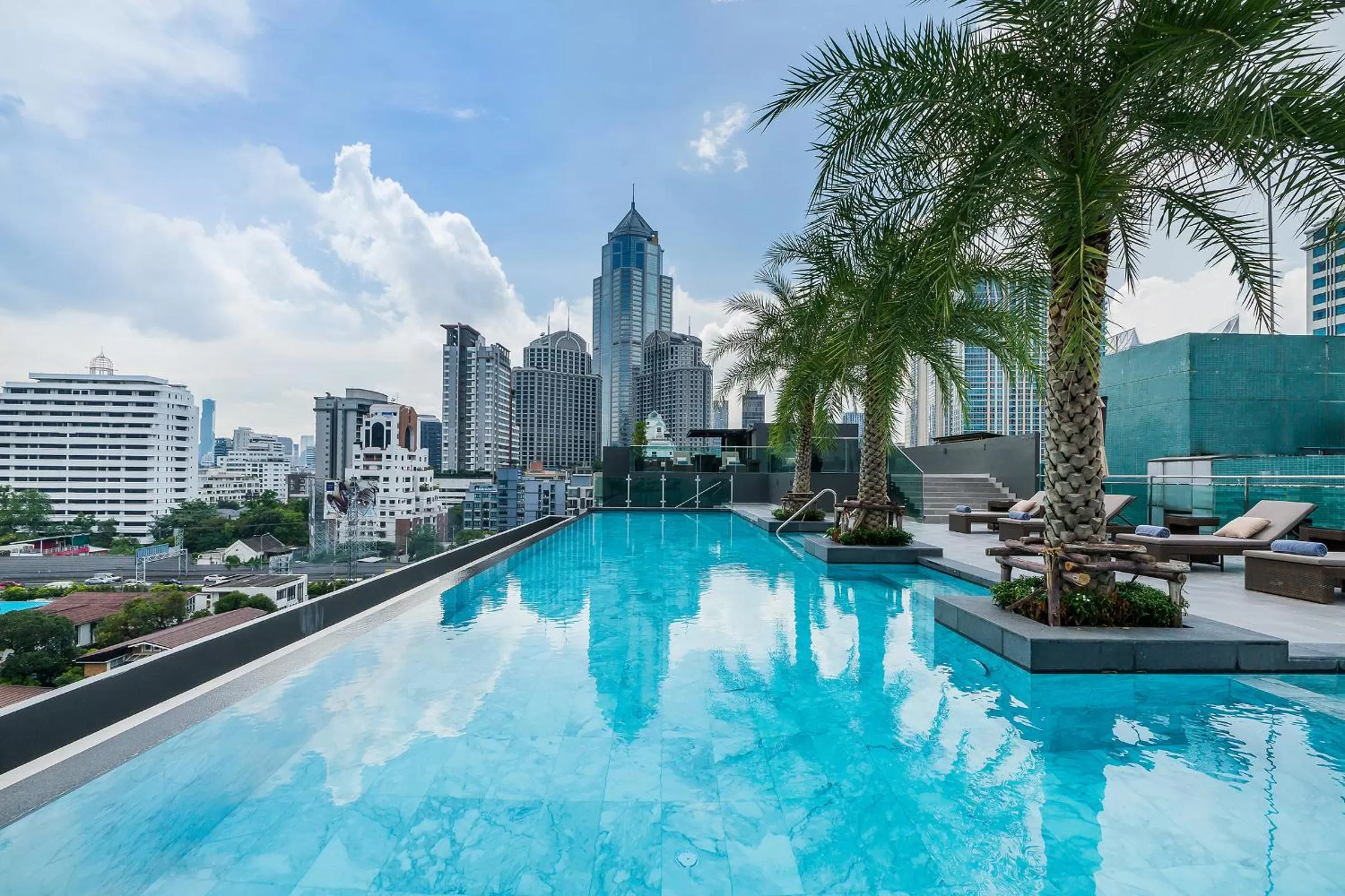 Swimming pool in SureStay Plus by Best Western Sukhumvit 2