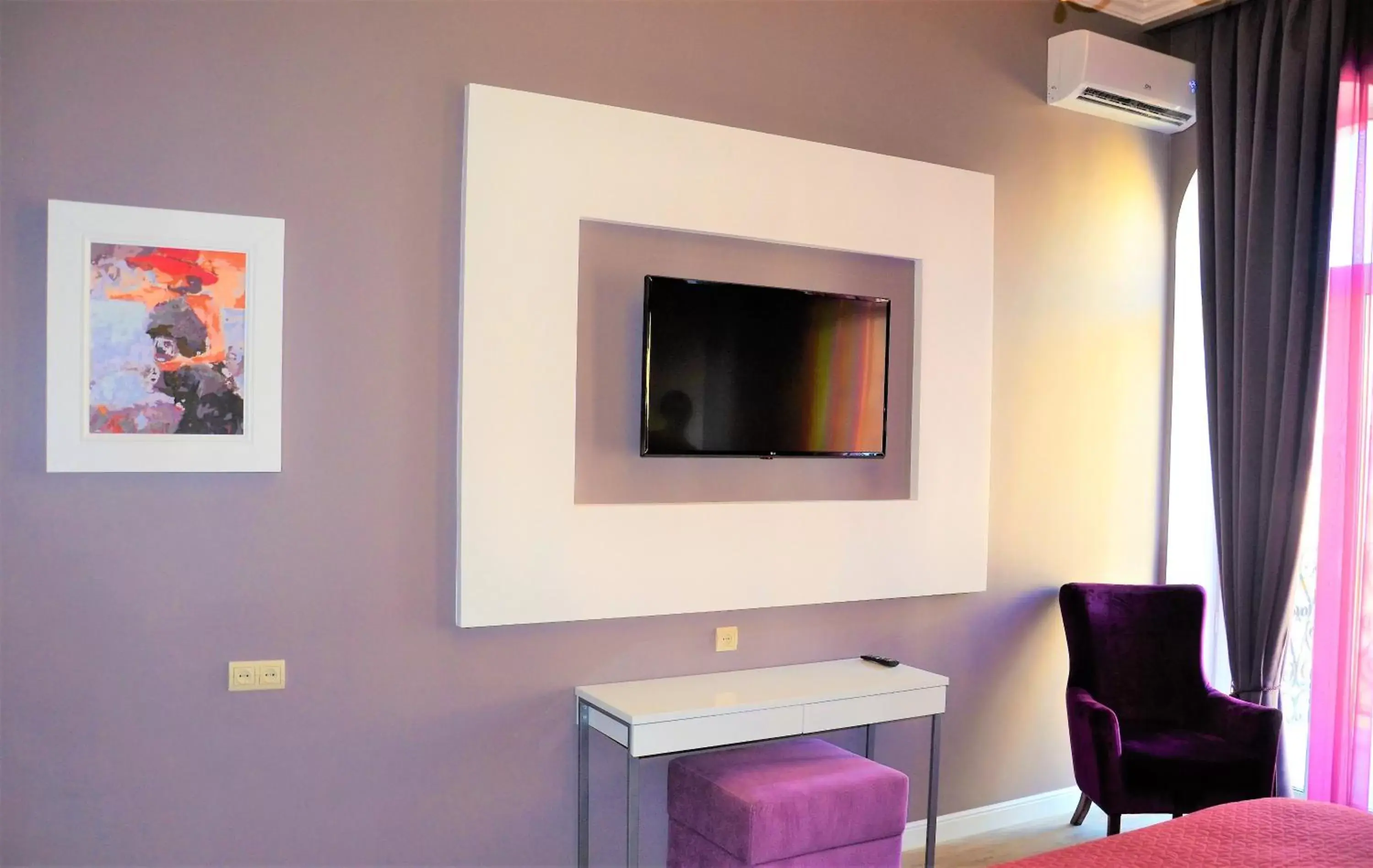 Apartment with Balcony in Kiev City Center Apartment with Balcony in Kiev City Center