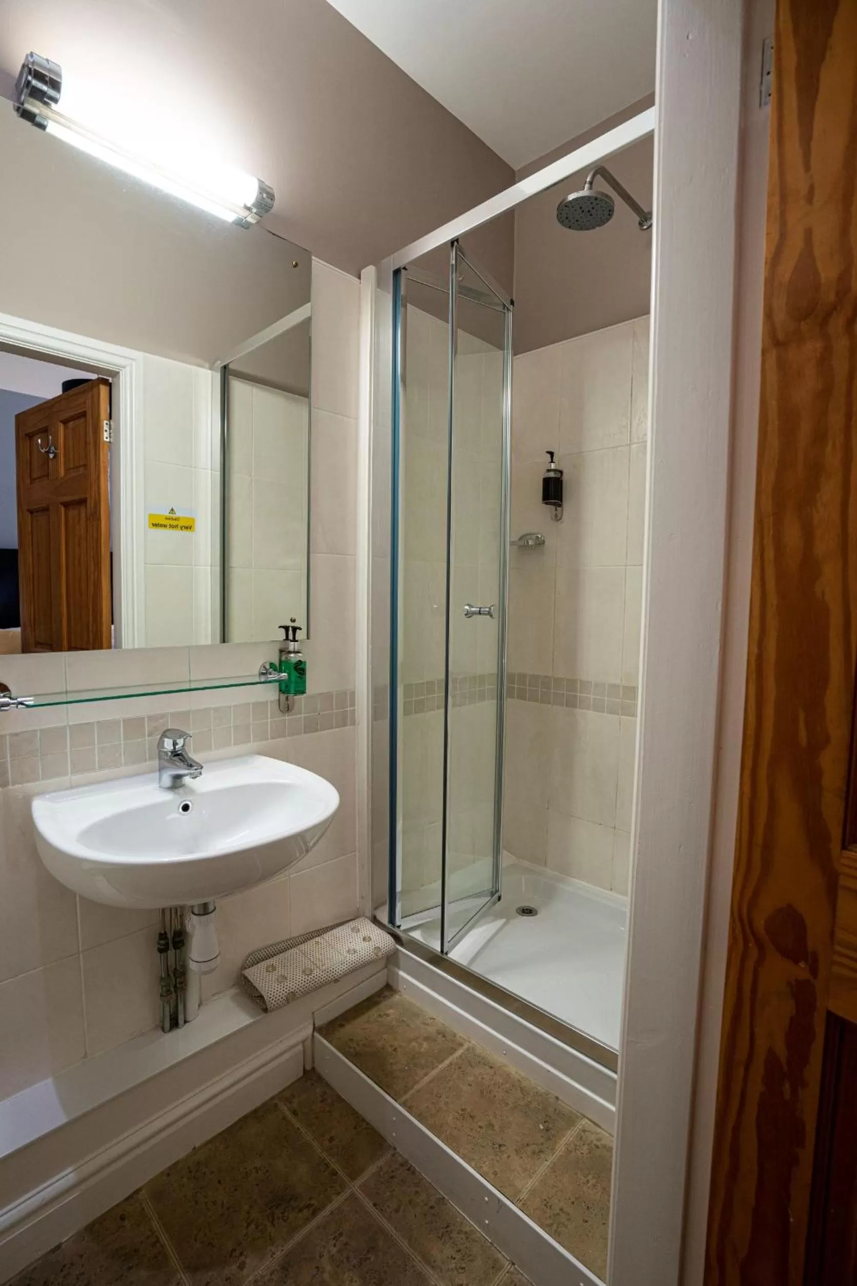 Bathroom in Grapes Hotel, Bar & Restaurant