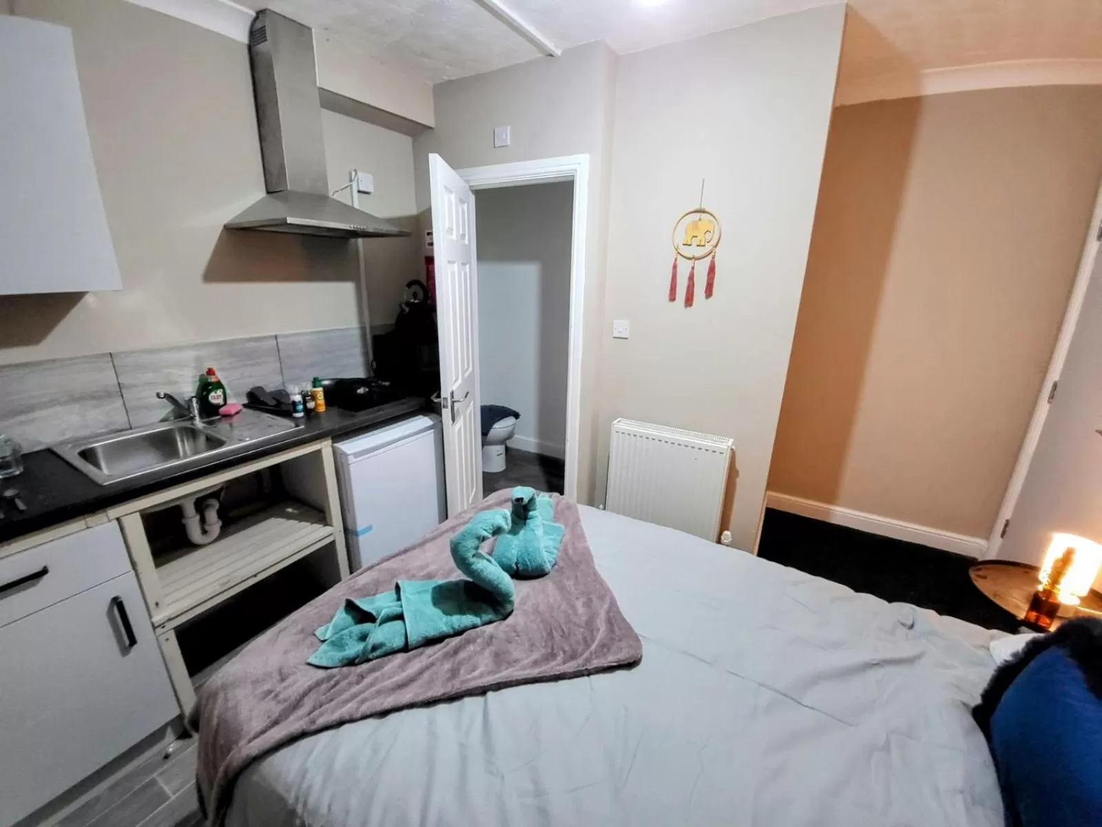 Bed in Easy Living Nottingham - Burns Street